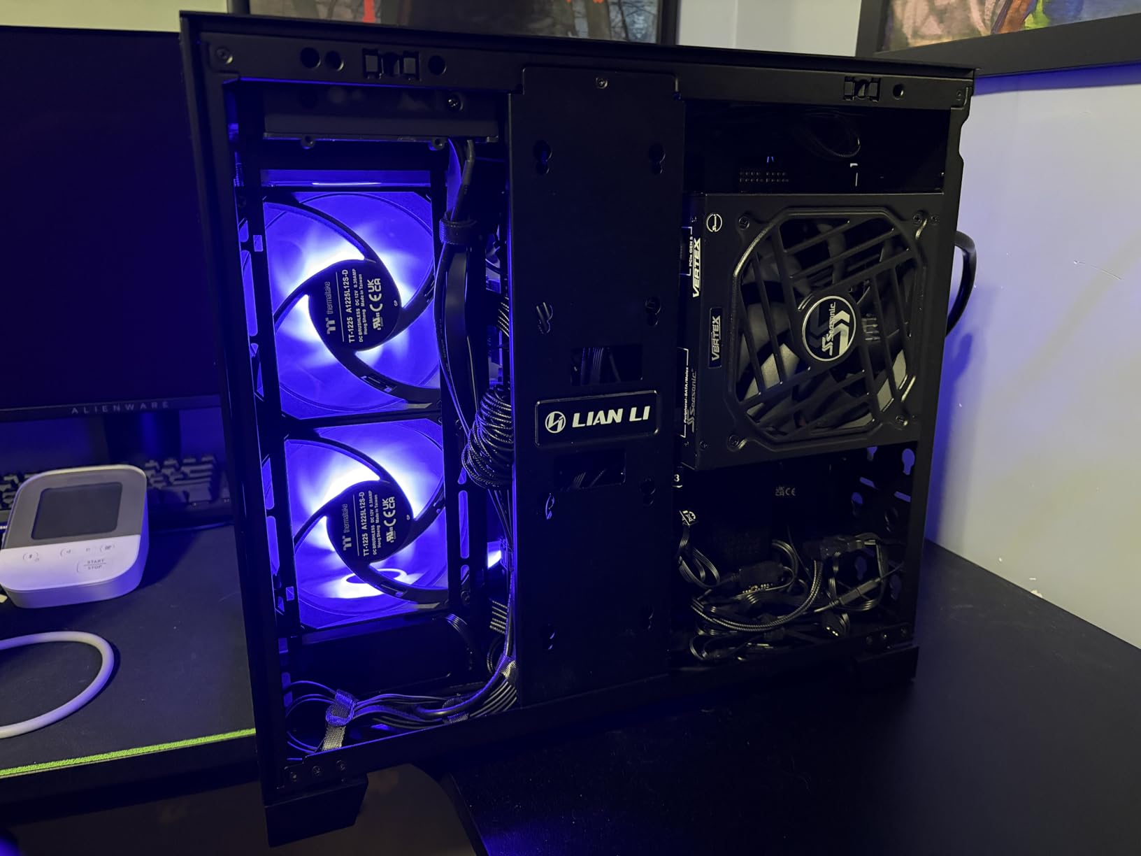 LIAN LI O11D MINI V2-ATX Mid-Tower PC Case- Black-O11DMIV2X, Panoramic View, Fully Ventilated Airflow, Adjustable I/O, Pillar-Less, Cable Management customer photo 1