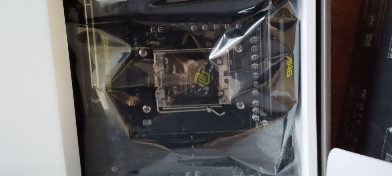 MSI MAG B850 Tomahawk MAX WiFi V1 Motherboard, ATX - Supports AMD Ryzen 9000/8000 / 7000 Processors, AM5-80A SPS VRM, DDR5 Memory Boost 8400+ MT/s (OC), PCIe 5.0 x16, M.2 Gen5, Wi-Fi 7, 5G LAN customer photo 1