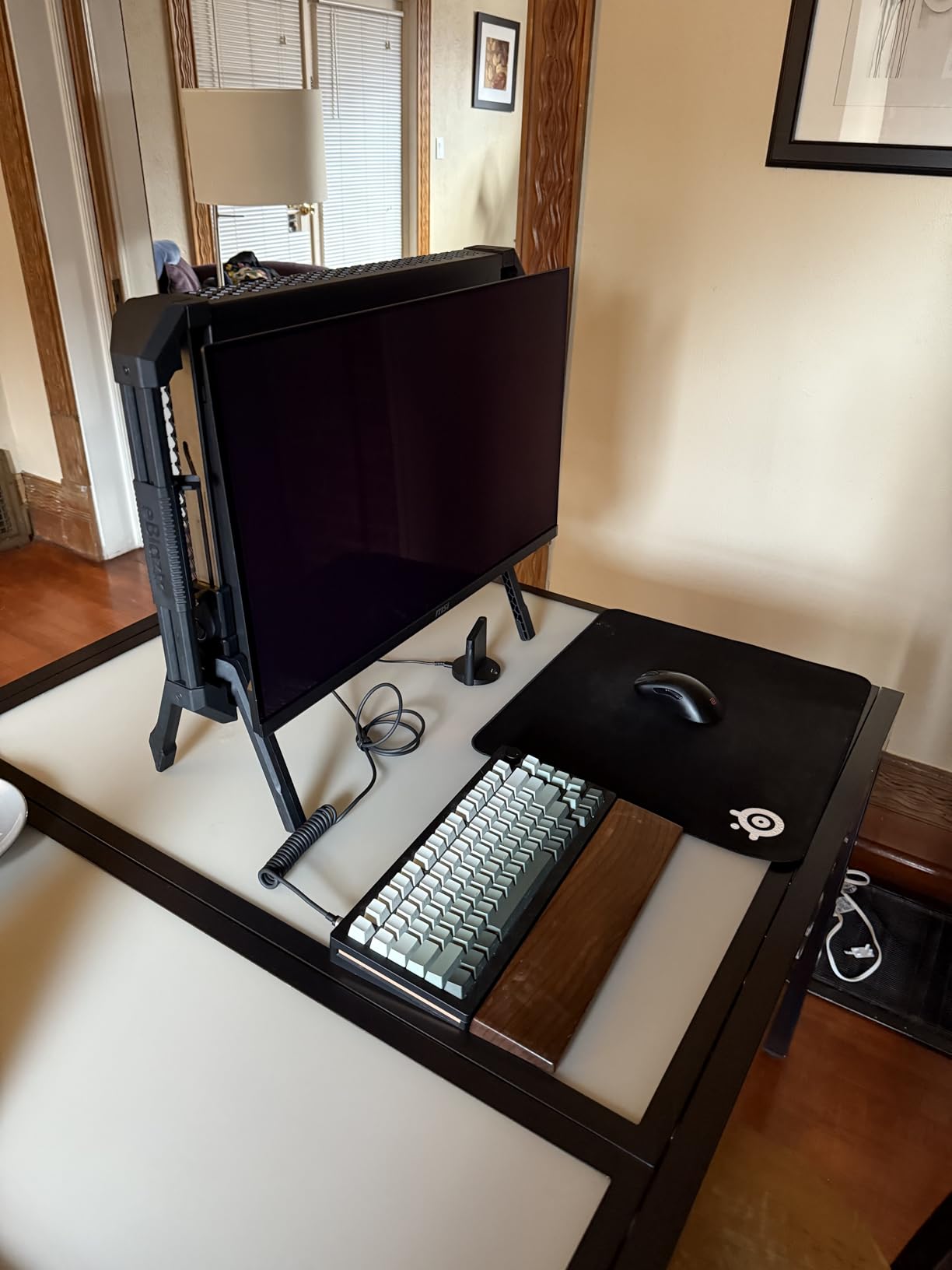 eBlaztr Portable ITX PC Case Full Desktop GPU Performance, Matte Black Aluminum, PCIe 4.0 Riser Cable, DP Ribbon Cable, Patented Leg System customer photo 2