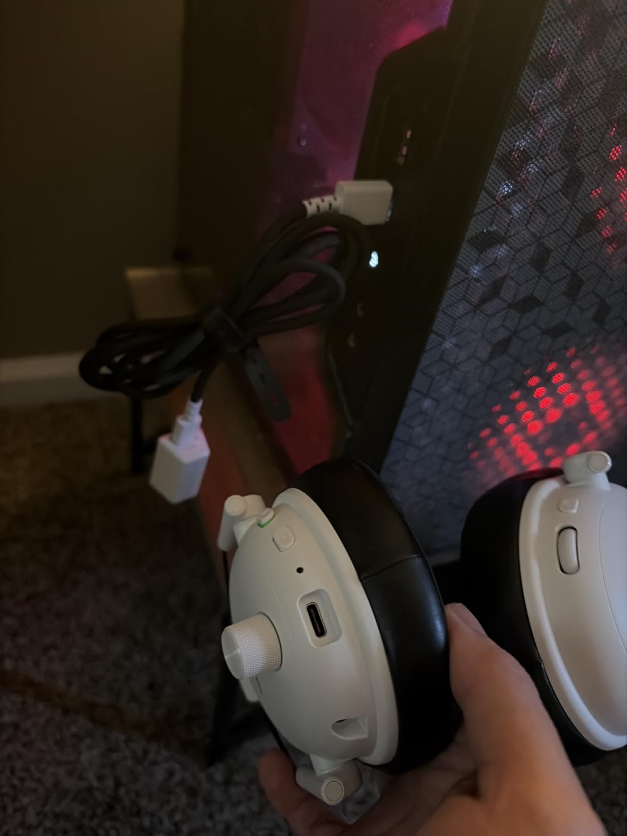 Razer BlackShark V3 Wireless PC Gaming Headset, 70 Hr Battery, Black | 50mm Drivers, Super Wideband Mic, 2.4 GHz, Bluetooth, Wired USB-C, Works with Mac, PS5, Nintendo Switch, Smartphone customer photo 1