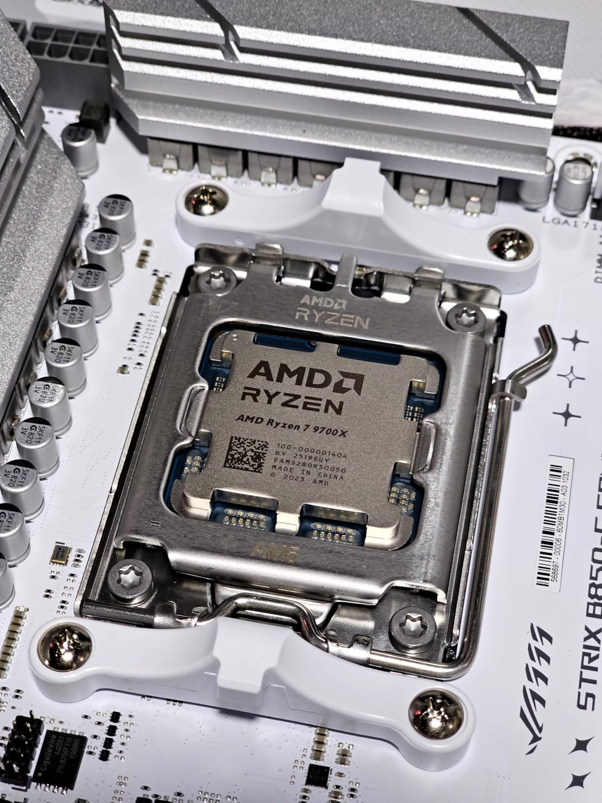 ASUS ROG Strix B850-G Gaming WiFi AMD AM5 B850 mATX Motherboard, Advanced AI PC Ready, 14+2+1 Power Stages, DDR5 Slots, 4X M.2 Slots, PCIe 5.0 Ready, WiFi 7, 2.5G LAN, USB 20Gbps Type-C, AI Advisor customer photo 2