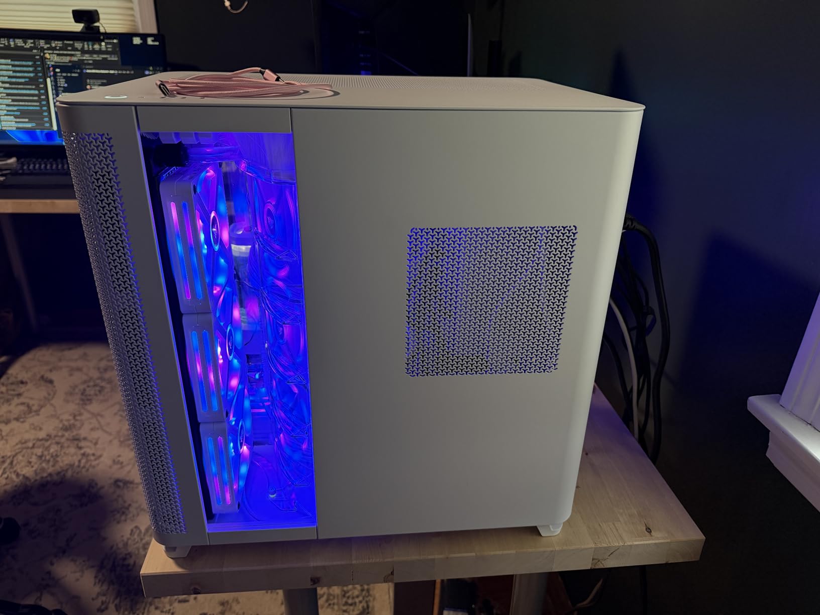 CORSAIR AIR 5400 RS-R ARGB Triple-Chamber Mid-Tower Panoramic PC Case - 3X Pre-Installed Reverse-Rotor RS120-R ARGB Fans, Low-Noise, High Airflow Ducts, Reverse Motherboard Support - Black customer photo 1