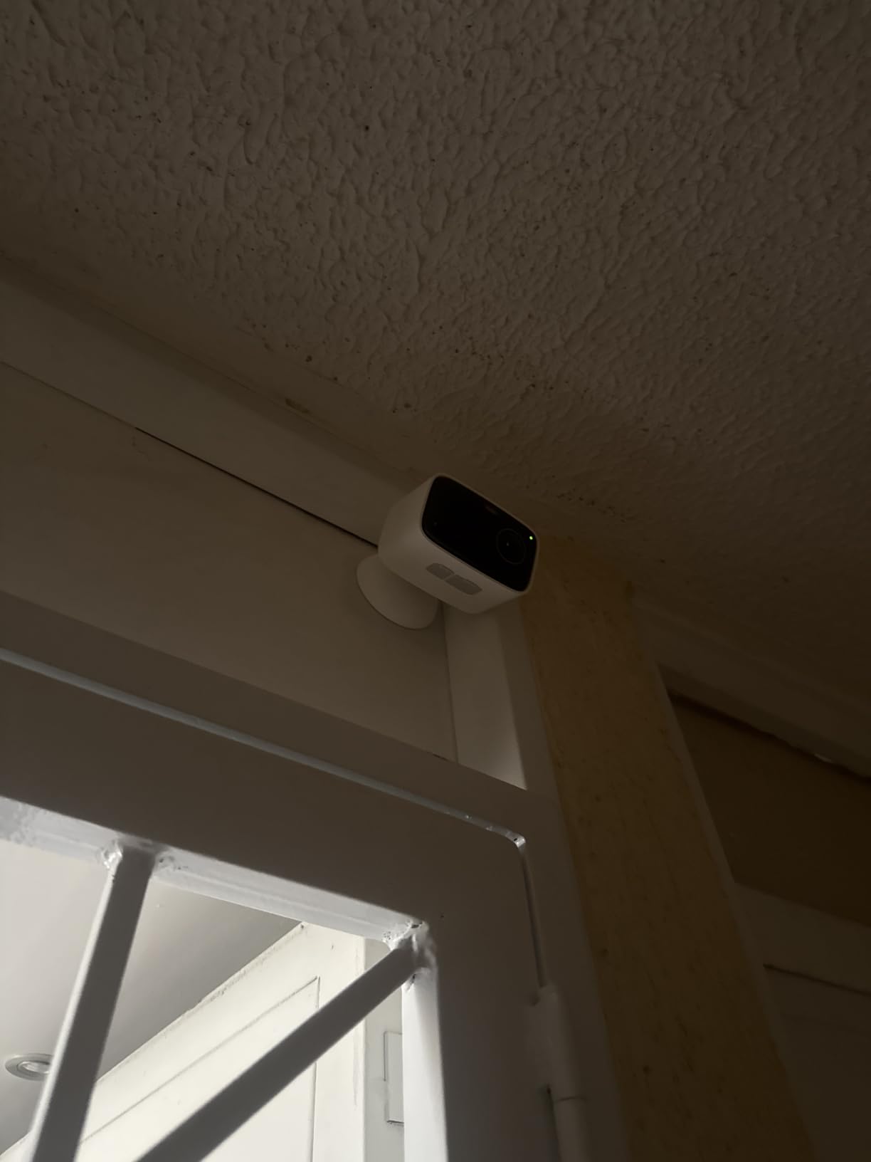 Tapo 1080p Outdoor Wireless Security Camera, Up to 180-Day Battery, C401 | Person Detection, Color Night Vision, Subscription-Free Local Storage or Optional Cloud, Works with Alexa & Google Assistant customer photo 2