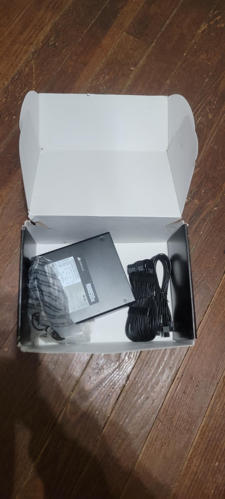 CORSAIR RM850x ATX 3.1 PCIe 5.1 Ready Fully Modular 850W Power Supply - Low-Noise, Cybenetics Gold Efficiency, Native 12V-2x6 Connector - Black customer photo 2