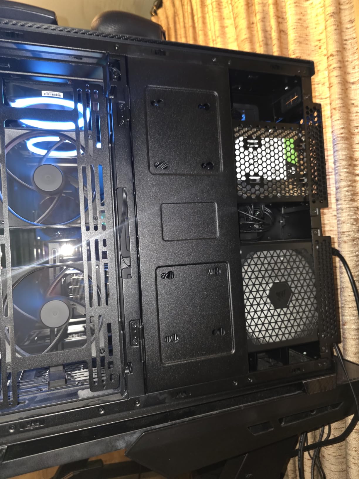 CORSAIR RM1000x ATX 3.1 PCIe 5.1 Ready Fully Modular 1000W Power Supply - Low-Noise, Cybenetics Gold Efficiency, Native 12V-2x6 Connector customer photo 2