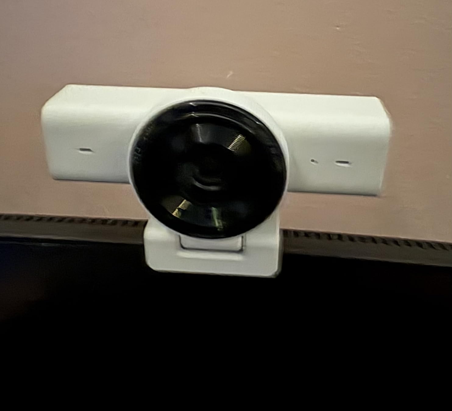 Razer Kiyo V2 X Webcam for Streaming and Meetings, 1440p 60 FPS, Black | AI Powered Auto-Framing, Built-in Microphone, Ultrawide Angle Lens, Privacy Cover, Works with OBS, Discord, Zoom, Teams customer photo 1