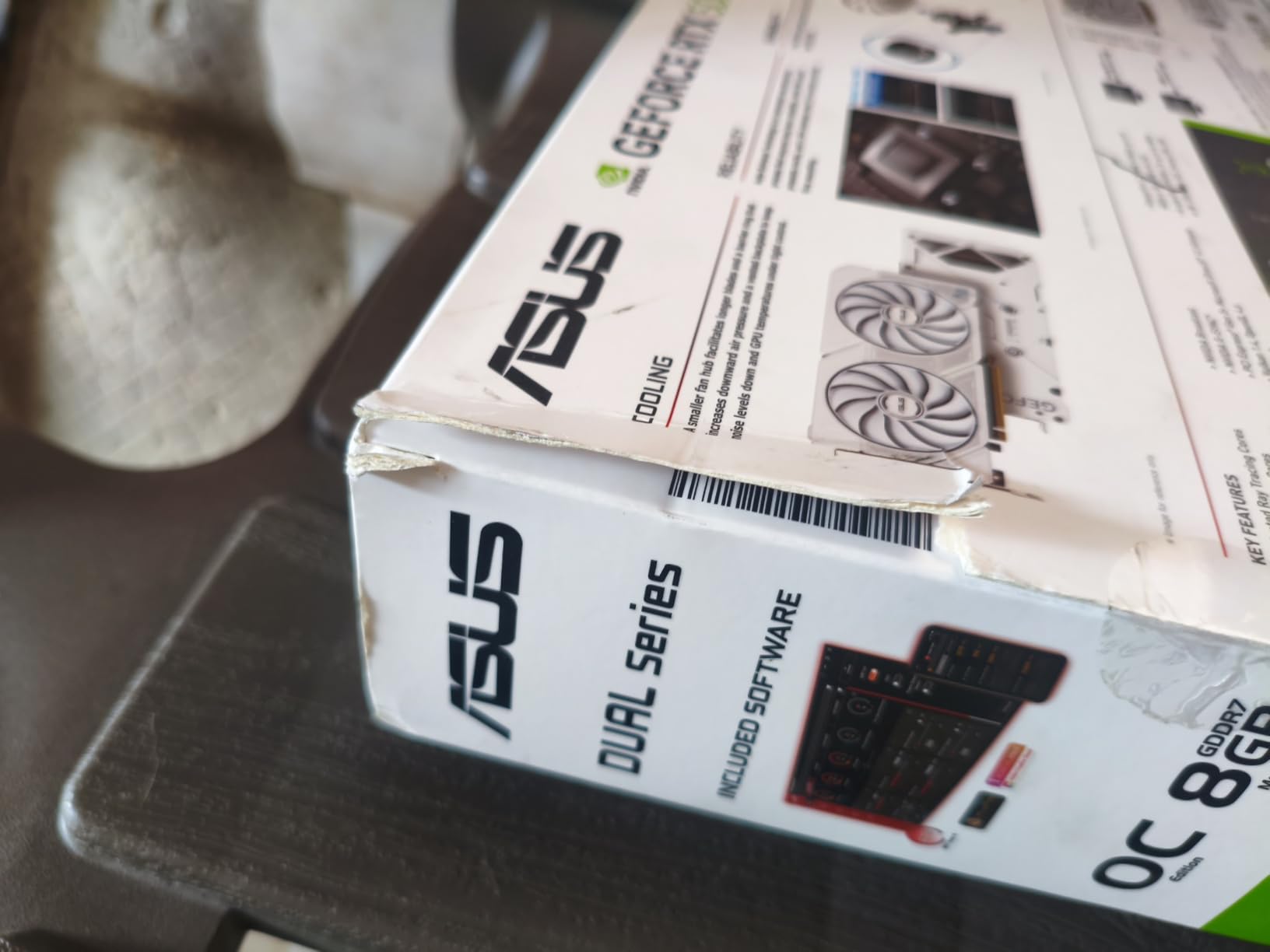 ASUS Dual NVIDIA GeForce RTX 5060 8GB GDDR7 White OC Edition Graphics Card, Desktop (PCIe 5.0, DLSS 4, HDMI 2.1b, DisplayPort 2.1b, 2.5-Slot, Axial-tech Fan, Dual BIOS), 3 Year Warranty customer photo 1