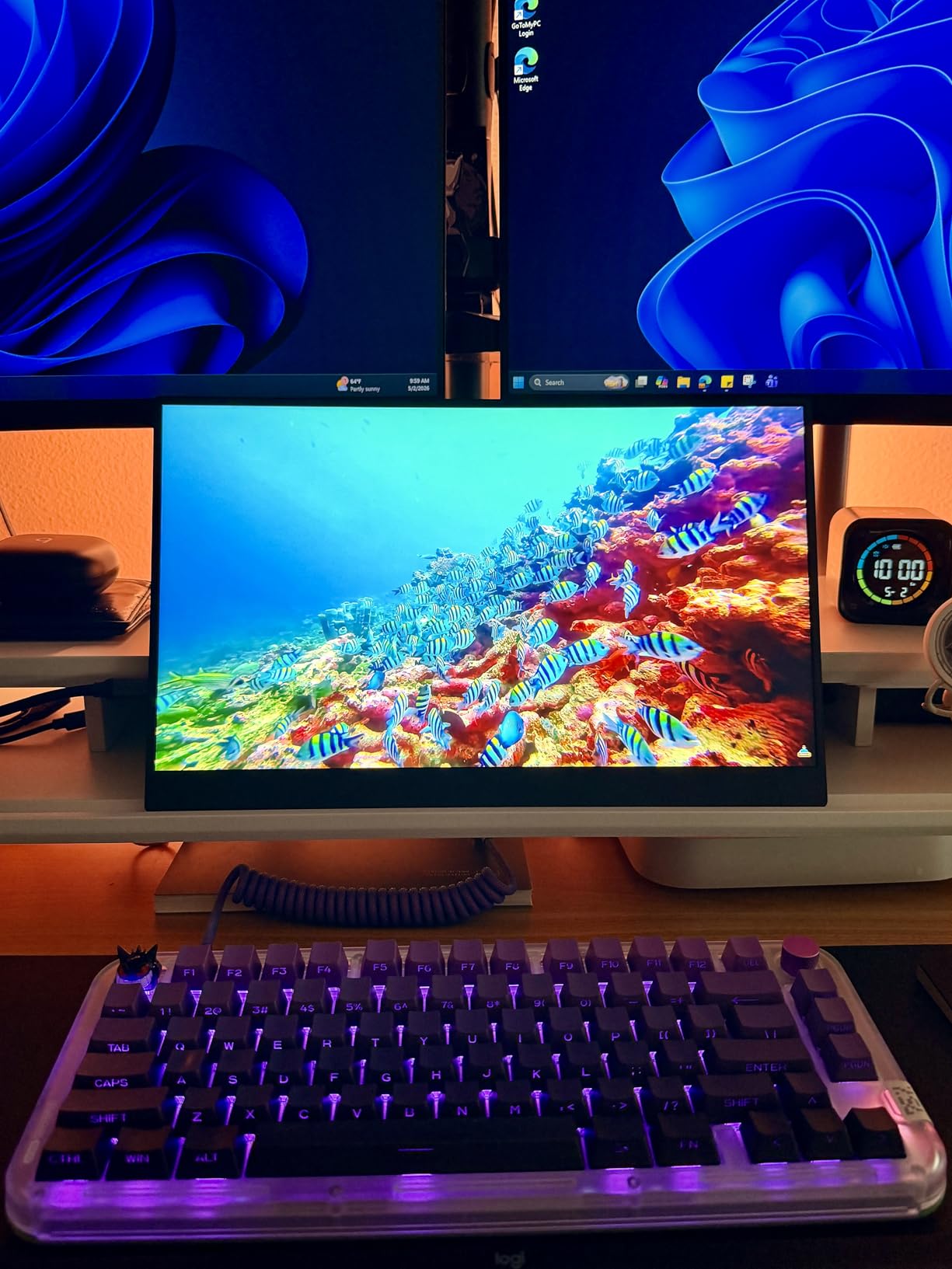 cocopar Portable Monitor 18.5 Inch 2K QHD 120Hz 120% sRGB Travel Monitor with Speaker HDMI USB-C Second Screen for Laptop MacBook Surface PC Xbox PS4/5, VESA Mountable, with Kickstand customer photo 1