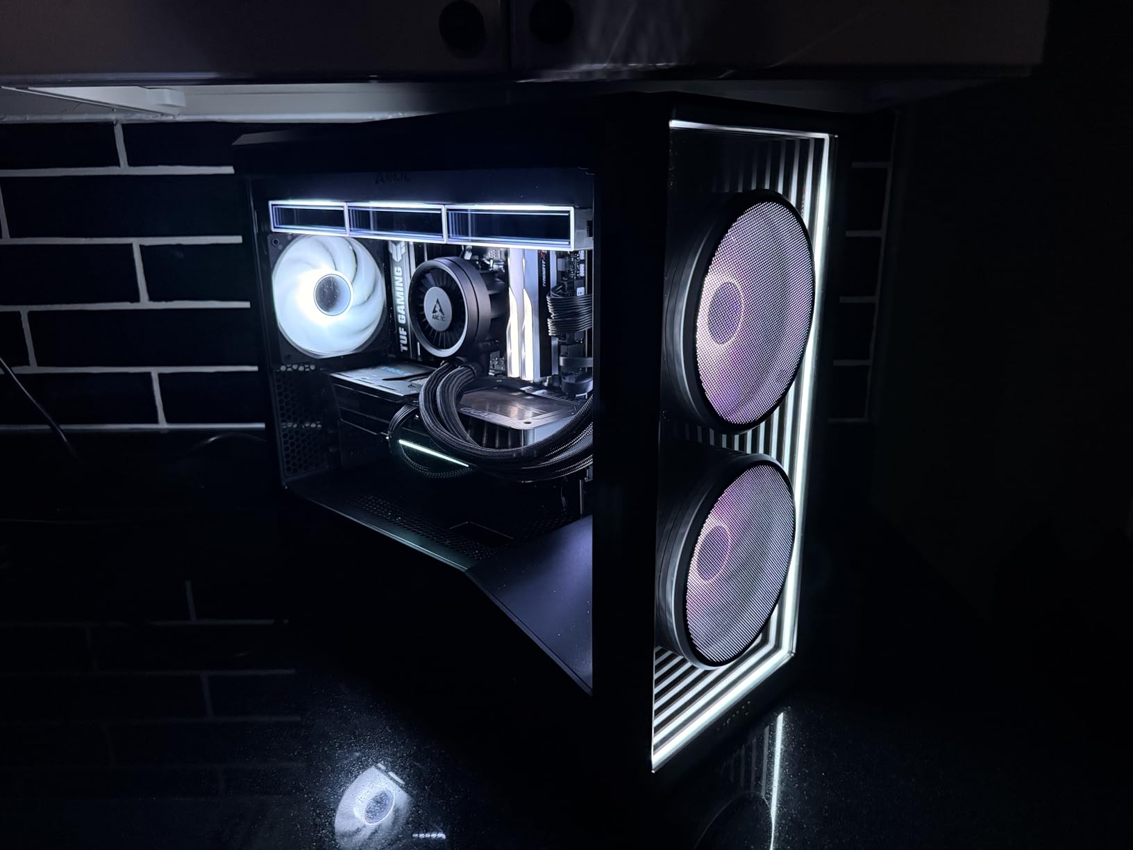 Lian Li Vector V150 INF Micro ATX PC Case - Black (V150INFX) | 2 x 140mm & 1 x 120 mm ARGB PWM Fans, Supports Backconnect mATX & 360mm Radiator, Infinity Mirror Front Panel customer photo 1