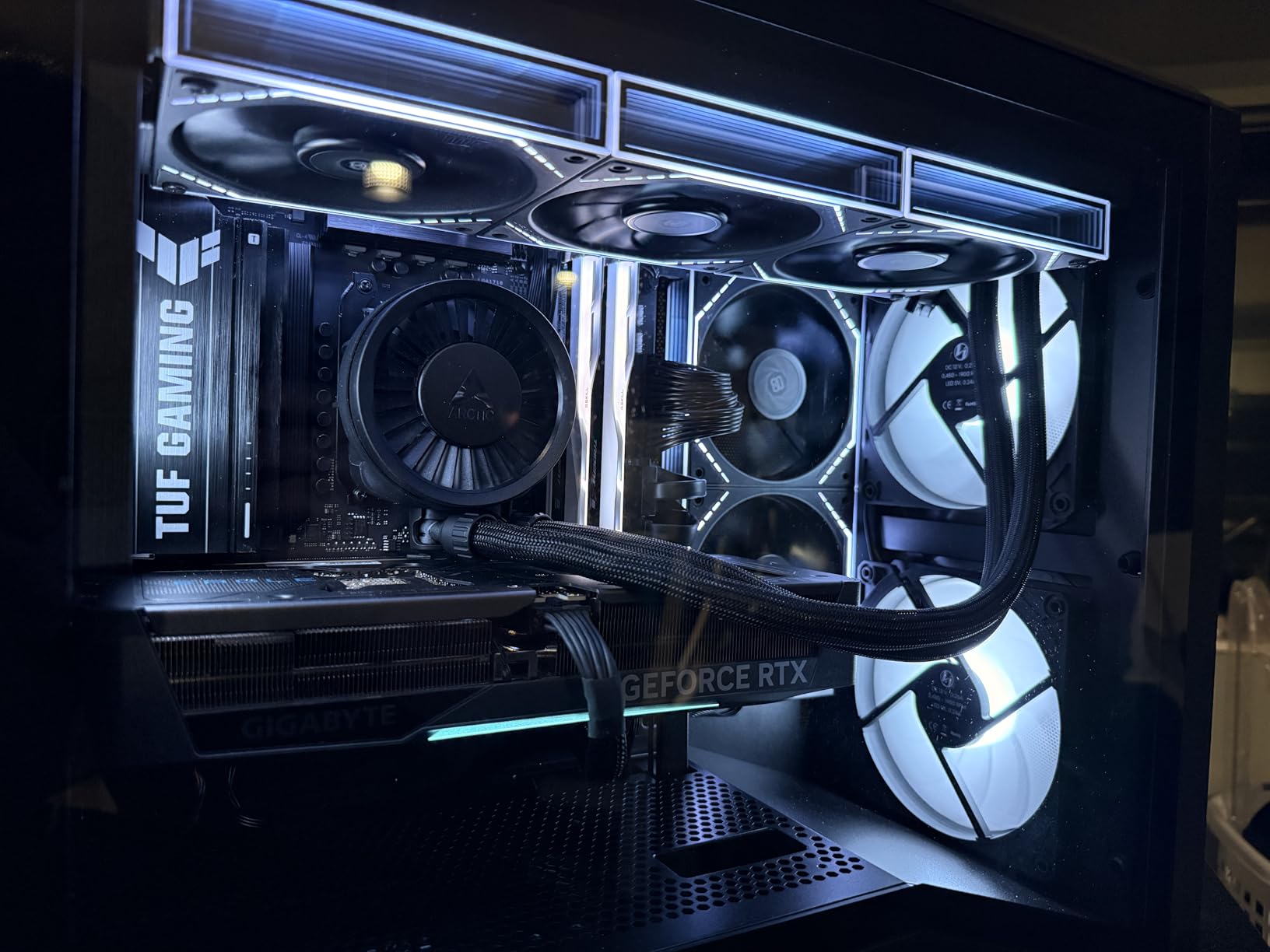 Lian Li Vector V150 INF Micro ATX PC Case - Black (V150INFX) | 2 x 140mm & 1 x 120 mm ARGB PWM Fans, Supports Backconnect mATX & 360mm Radiator, Infinity Mirror Front Panel customer photo 2