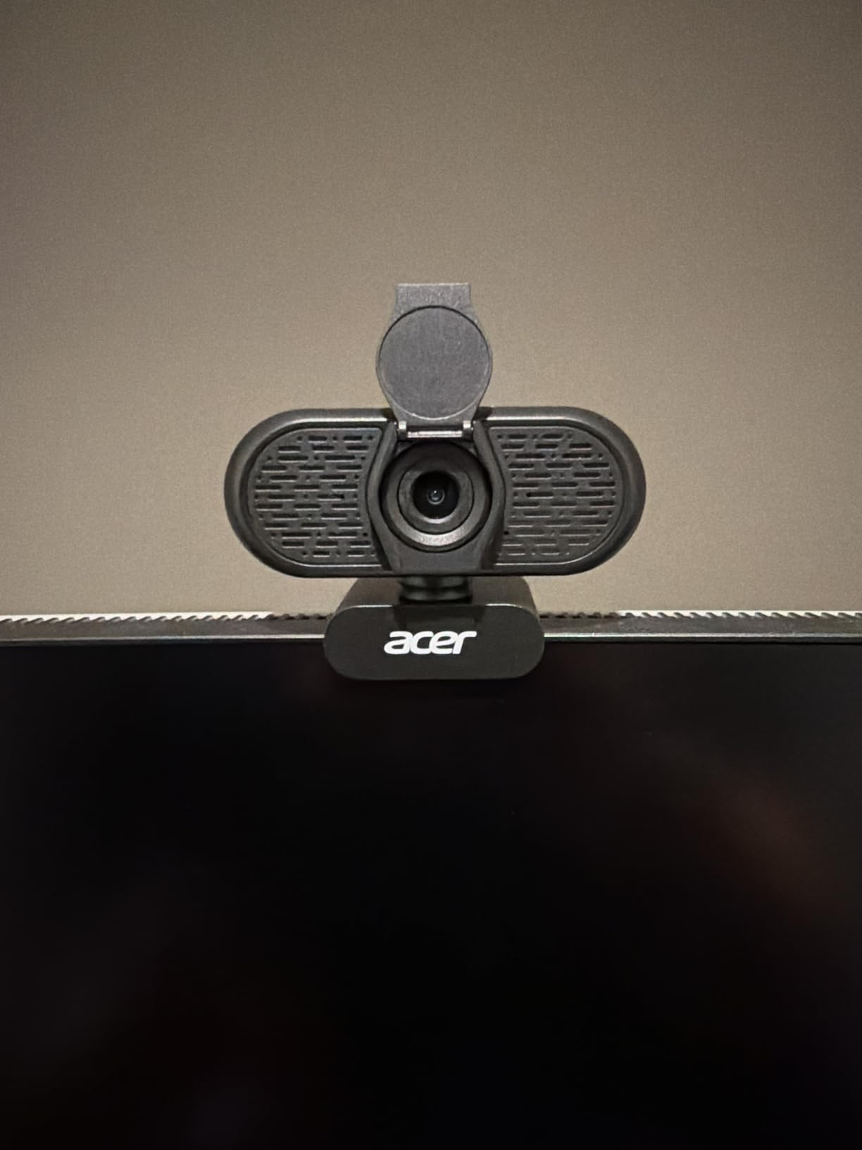 Acer 1080p Webcam USB Plug and Play Webcam for PC with Noise Cancellation Microphones Computer Camera for Desktop Streaming Gaming Online Meeting Wide Angle Privacy Cover A-to-C Adapter Easy Setup customer photo 1