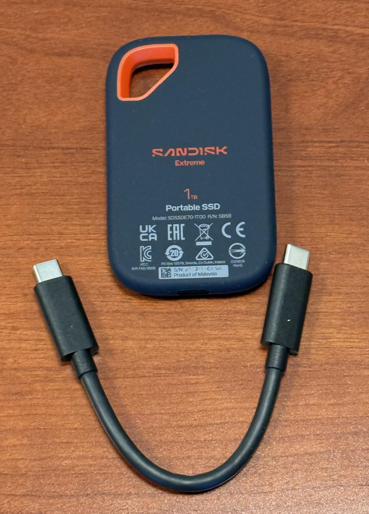 SANDISK 1TB Extreme Portable SSD (New Model) - up to 2000MB/s Transfer speeds, USB Type-C connectivity, Reliable Durability - Black - SDSSDE70-1T00-G25 customer photo 1