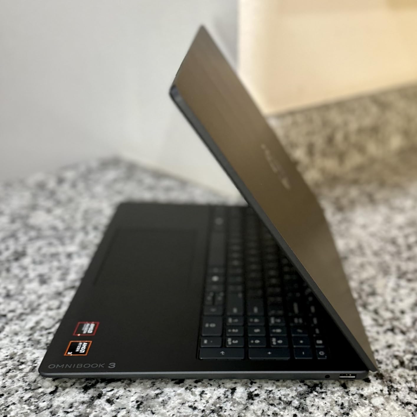 HP OmniBook 3 16 inch Laptop PC, 2K Touchscreen, AMD Ryzen 3 30, 8 GB RAM, 256 GB SSD, AMD Radeon 610M GPU, Windows 11 Home, Mica Silver, 16-by0199nr customer photo 1