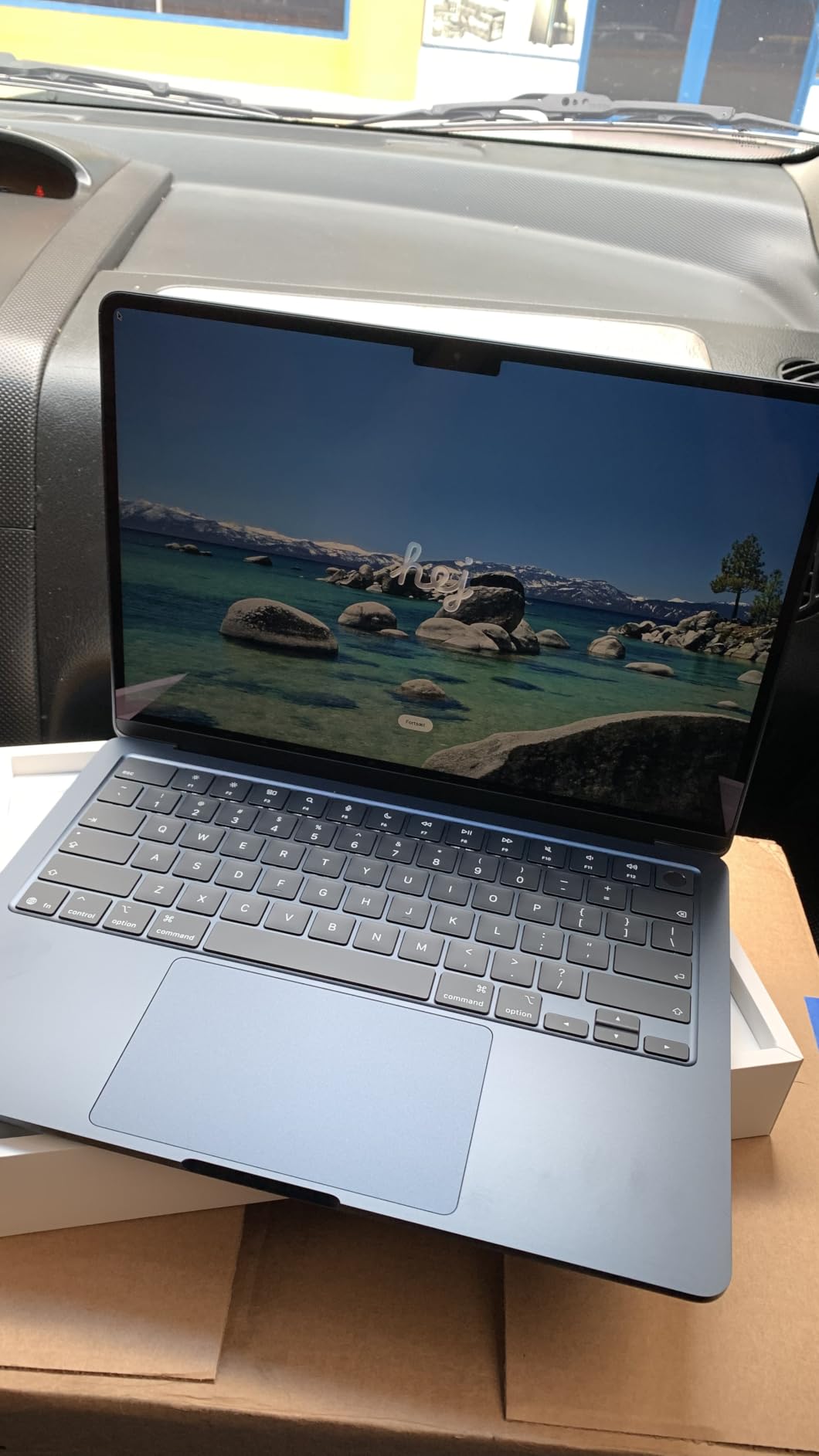 Apple 2026 MacBook Air 13-inch Laptop with M5 chip: Built for AI, 13.6-inch Liquid Retina Display, 16GB Unified Memory, 512GB SSD, 12MP Center Stage Camera, Touch ID, Wi-Fi 7; Sky Blue customer photo 2
