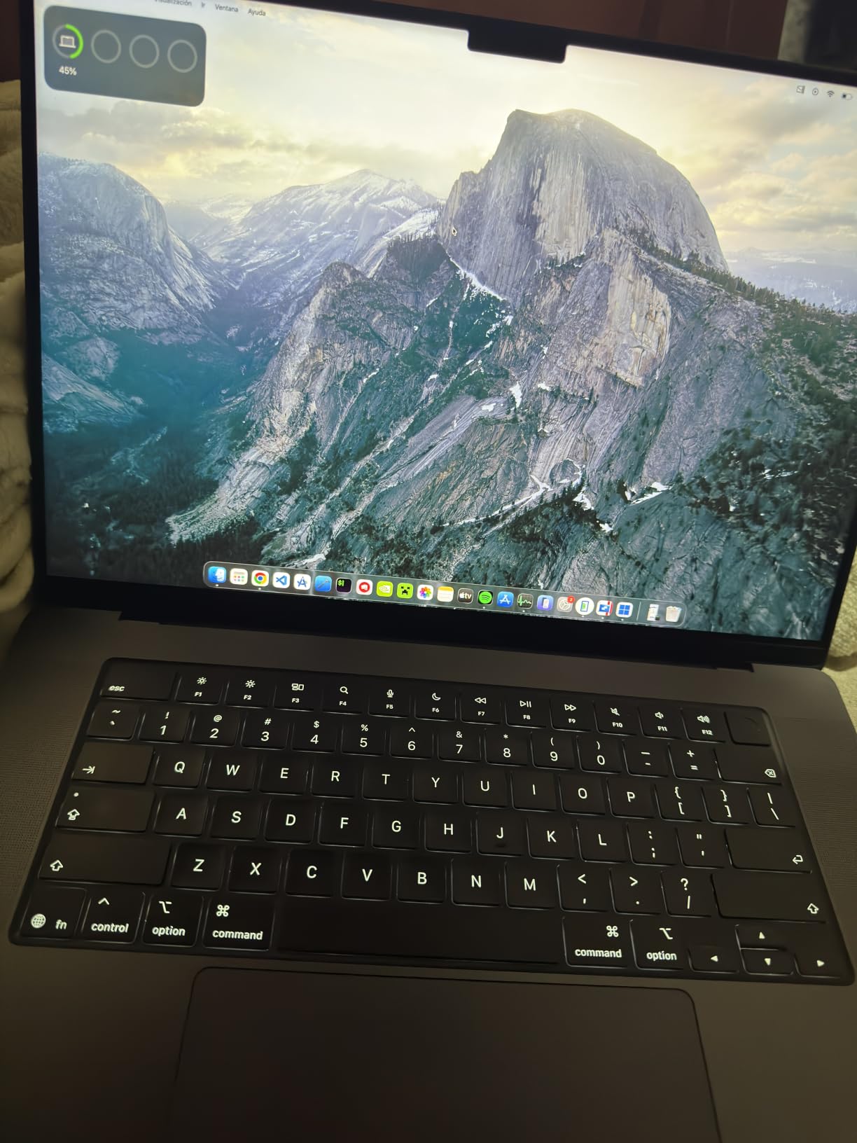 2026 MacBook Pro Laptop with Apple M5 Pro chip with 18-core CPU and 20-core GPU: Built for AI, 16.2-inch Liquid Retina XDR Display, 48GB Unified Memory, 1TB SSD, Wi-Fi 7; Space Black customer photo 2