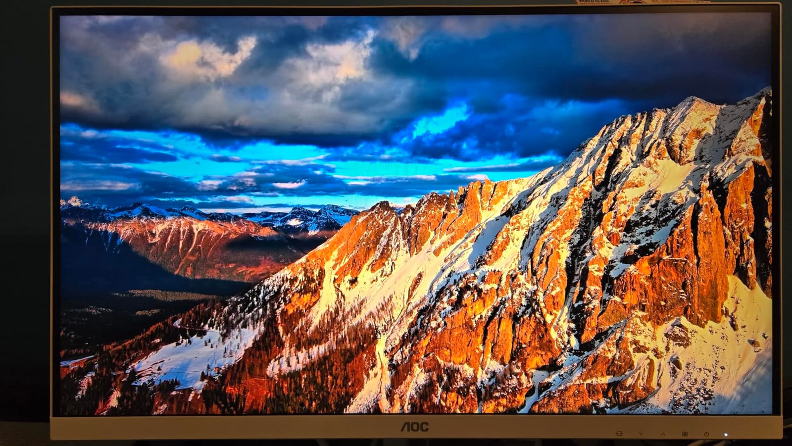 AOC 27 Inch Gaming Monitor QHD 320Hz Mini-LED HDR1000, White, Q27G4SLM/WS customer photo 1