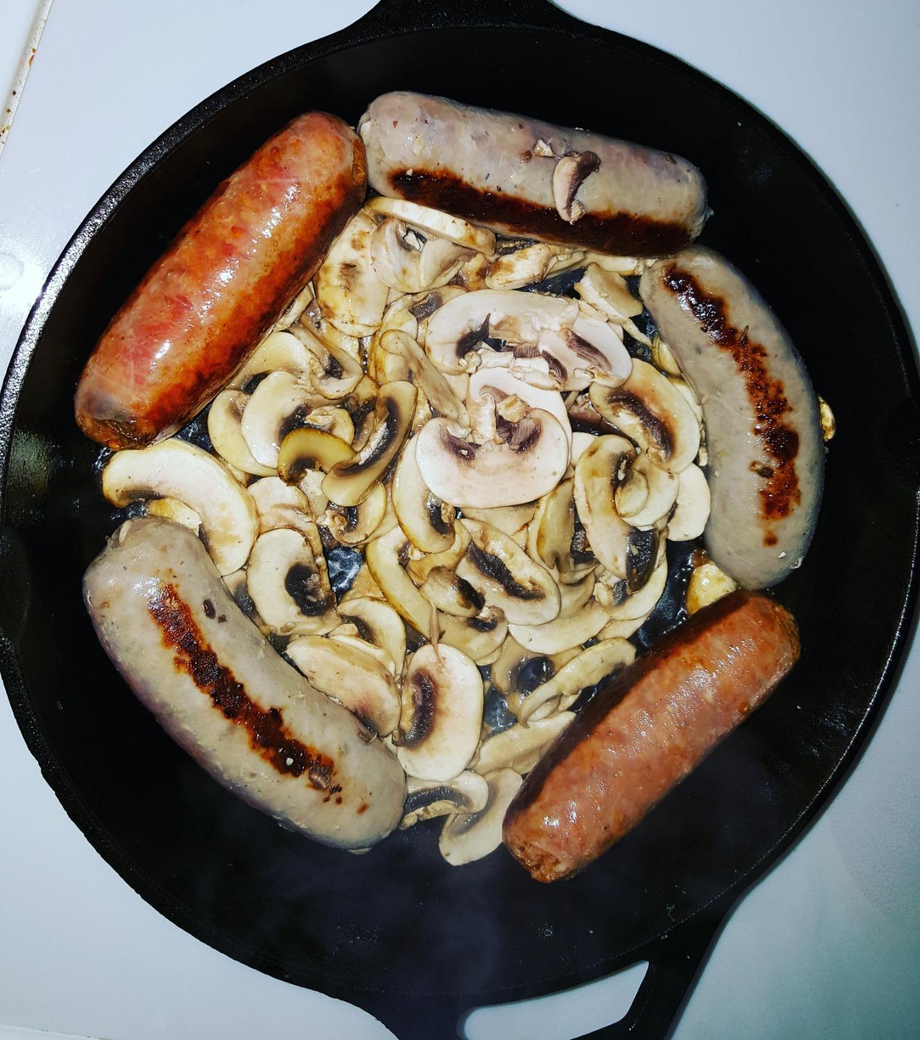 Lodge Pre-Seasoned Cast Iron Skillet, PFAS-Free, 12 Inches customer photo 1
