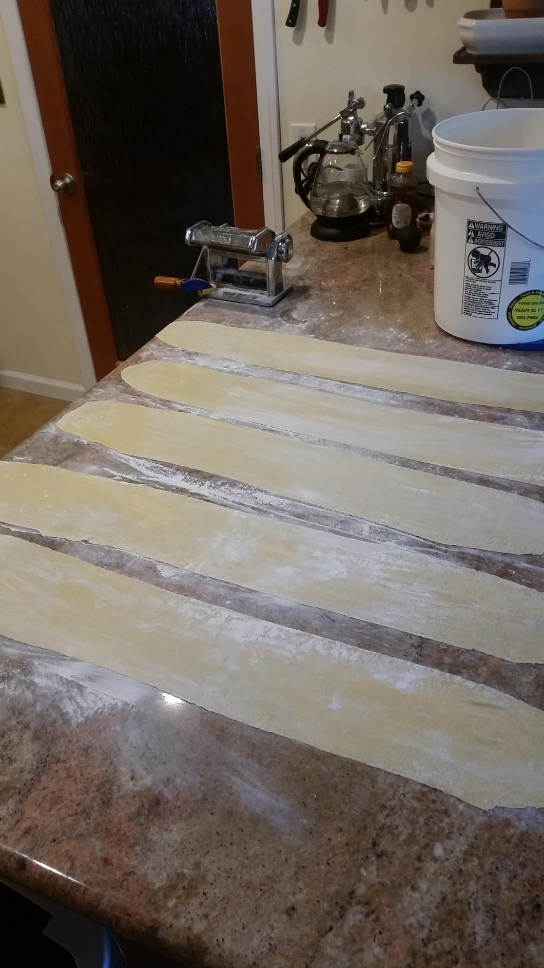 Imperia IPasta Classic Line. Pasta Machine 100% Made in Italy. Fresh pasta machine in steel. Manual roller with crank. Creates dough sheets for Lasagne, Tagliolini, Fettuccine. (End of line) customer photo 1