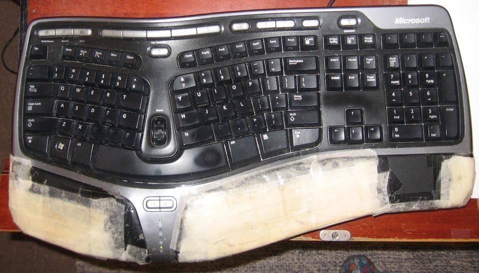 Microsoft Wired Natural Ergonomic Keyboard 4000, Retail customer photo 2