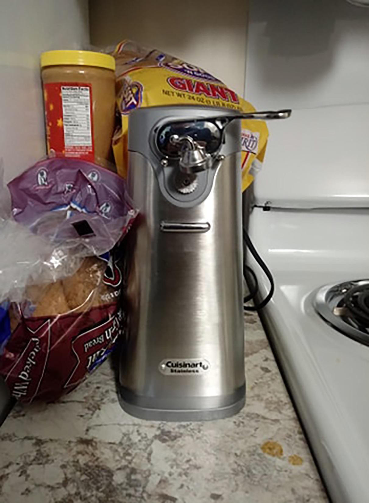 Cuisinart SCO-60 Deluxe Electric Can Opener, Quality-Engineered Motor System Allows you to Open Any Size Can, Stainless Steel customer photo 2