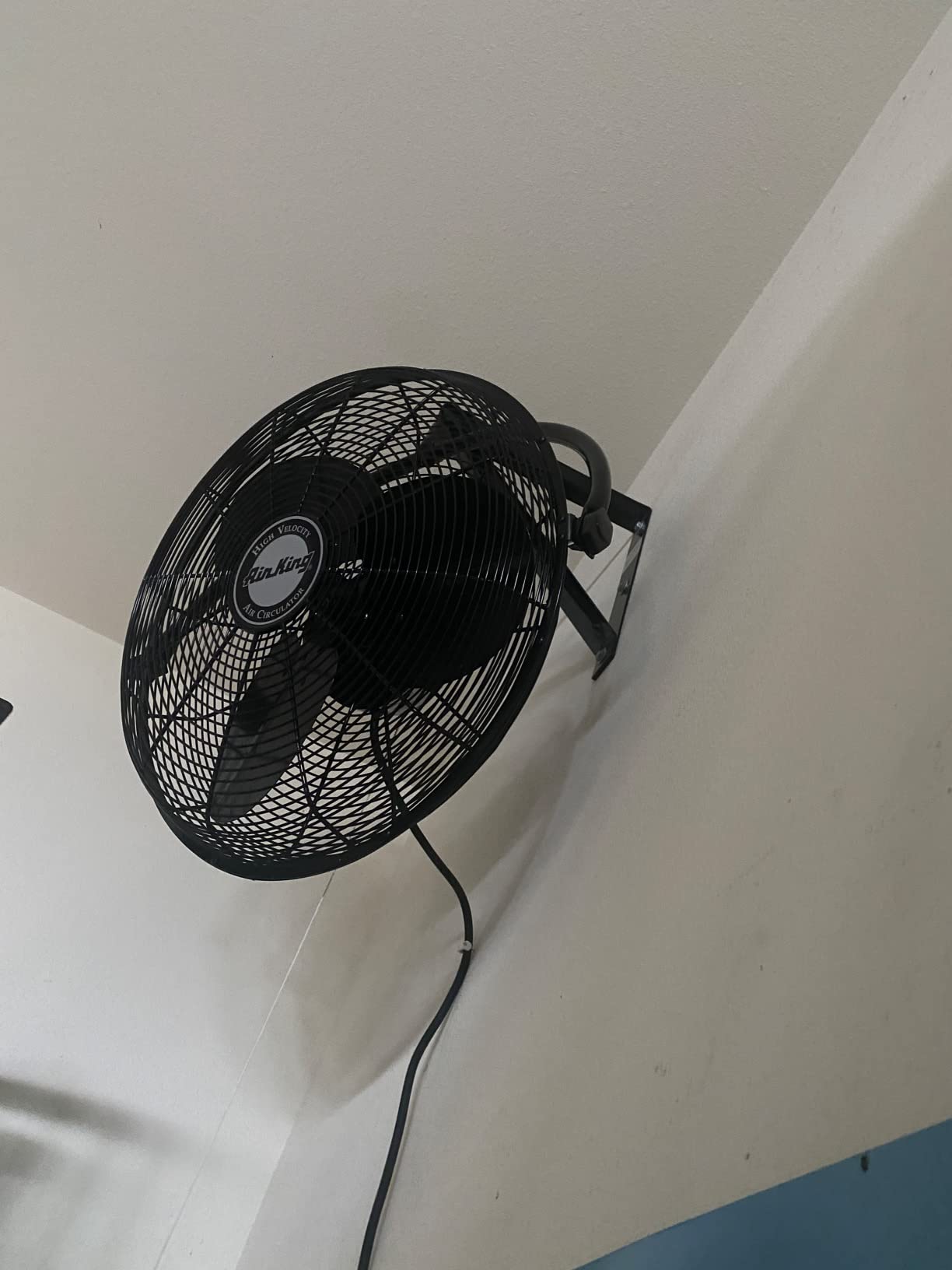 Air King 9020 1/6 HP Industrial Grade Wall Mount Fan, 20-Inch,Black customer photo 1