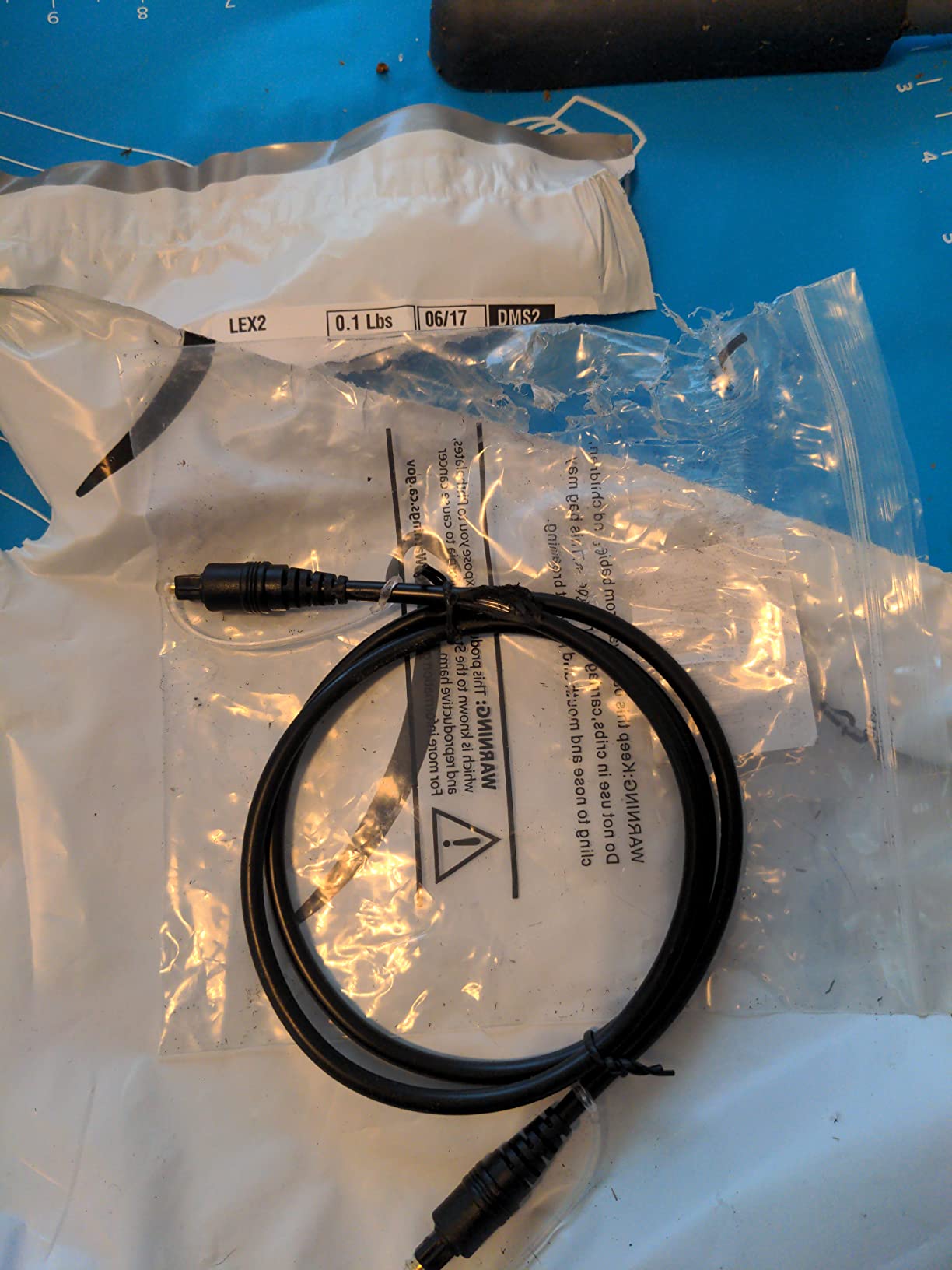 Monoprice S/PDIF (Toslink) Digital Optical Audio Cable, 3ft Black customer photo 2