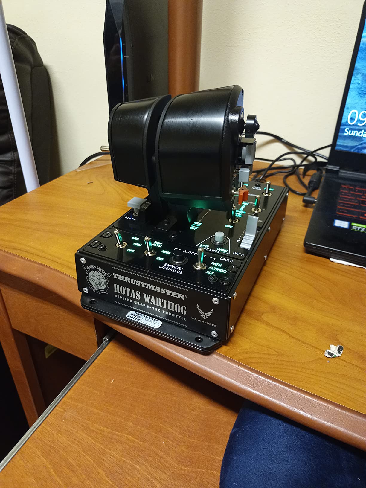 Thrustmaster HOTAS Warthog A10 Replica Flight Stick & Throttle Set - PC customer photo 1