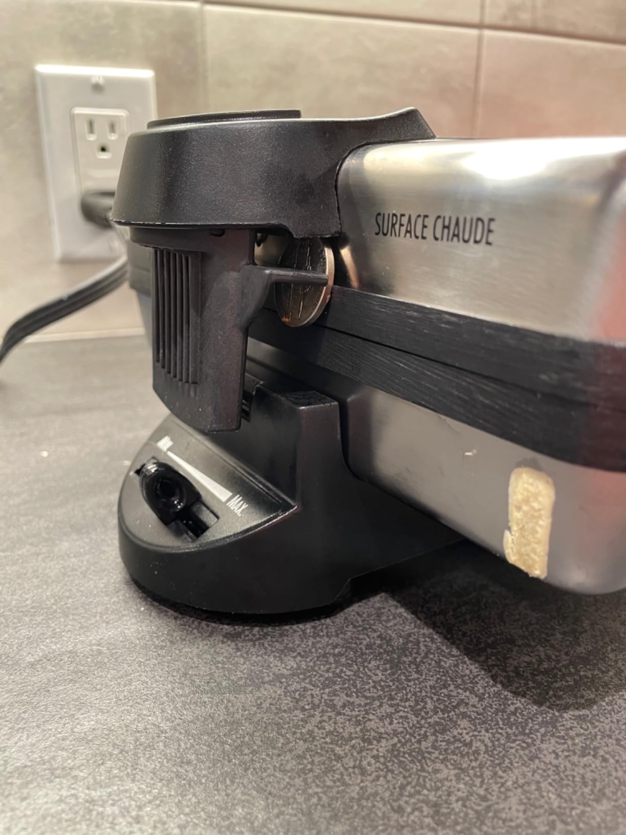 Hamilton Beach Belgian Waffle Maker with Shade Control | Makes 2 Waffles, Keto Chaffles, Hash Browns At Once | PFAS-Free Non-Stick Grids | Compact Design | Stainless Steel | 26009MN customer photo 1
