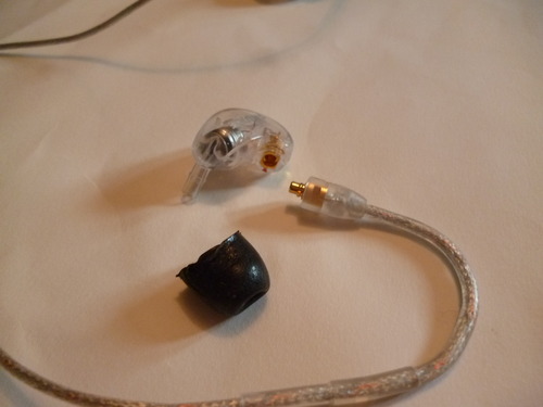 Shure SE215 PRO Wired Earbuds - Professional Sound Isolating Earphones, Clear Sound & Deep Bass, Single Dynamic MicroDriver, Secure Fit In Ear Monitor, plus Carrying Case & Fit Kit - Clear (SE215-CL) customer photo 1