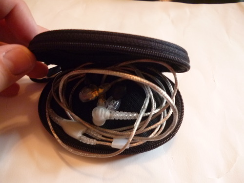 Shure SE215 PRO Wired Earbuds - Professional Sound Isolating Earphones, Clear Sound & Deep Bass, Single Dynamic MicroDriver, Secure Fit In Ear Monitor, plus Carrying Case & Fit Kit - Clear (SE215-CL) customer photo 2
