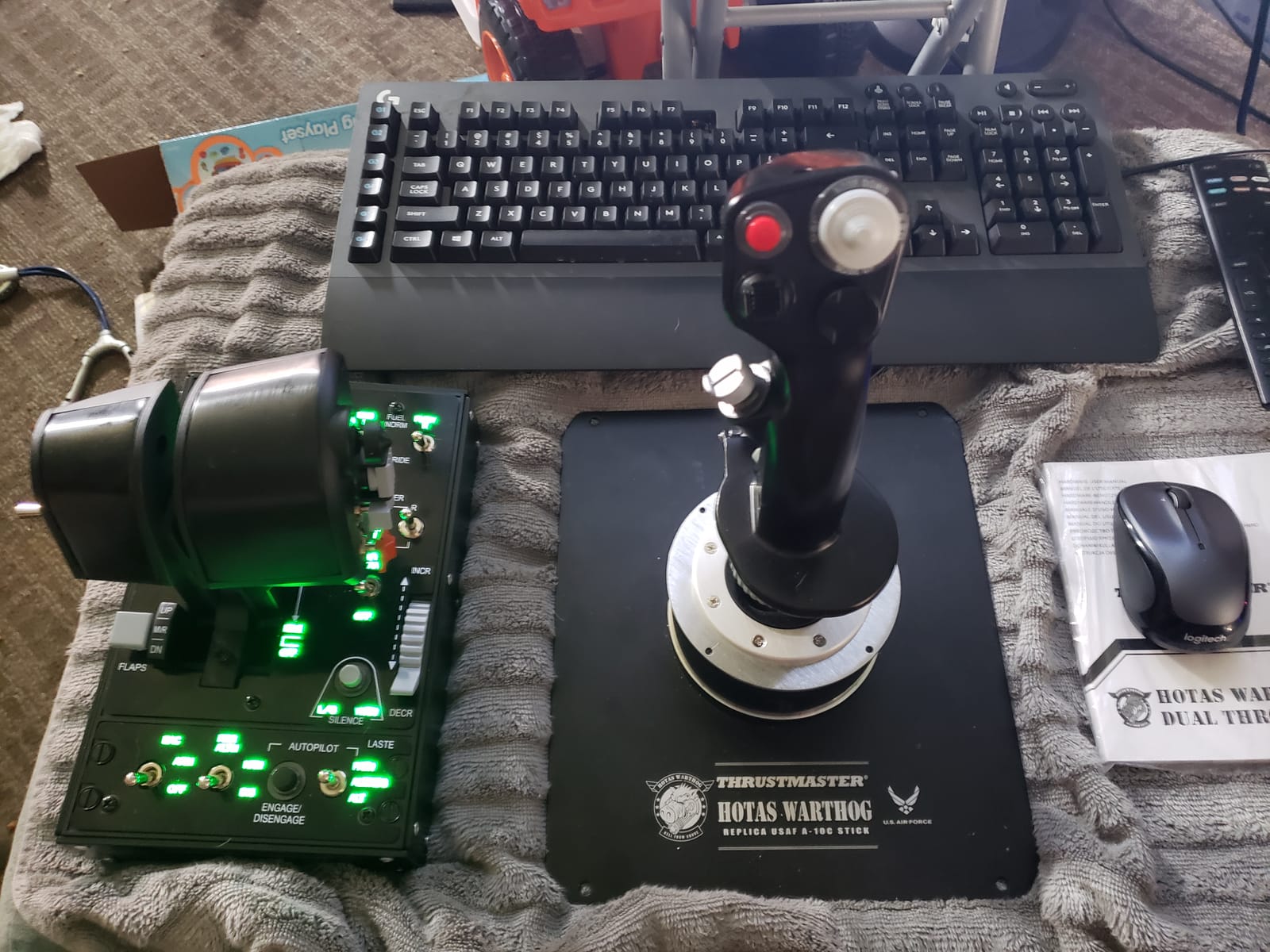 Thrustmaster HOTAS Warthog A-10C replica metal flight stick - PC customer photo 1