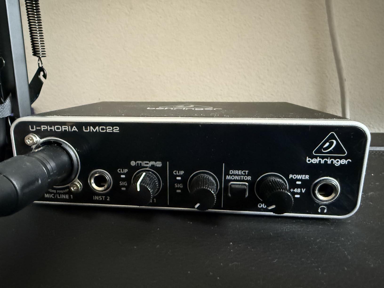Behringer UMC22 Audiophile 2x2, 48 kHz USB Audio Interface with Midas Mic Preamplifier | For Recording Microphones and Instruments customer photo 1