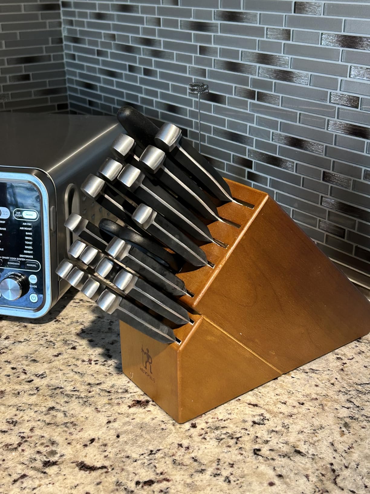 Henckels Statement 15-Pc Knife Block Set, Razor-Sharp, German Engineered | Informed by 100+ Years of Mastery. Dishwasher safe, Comfortable Grip Ideal for Everyday Cooking. High Quality Stainless Steel customer photo 2