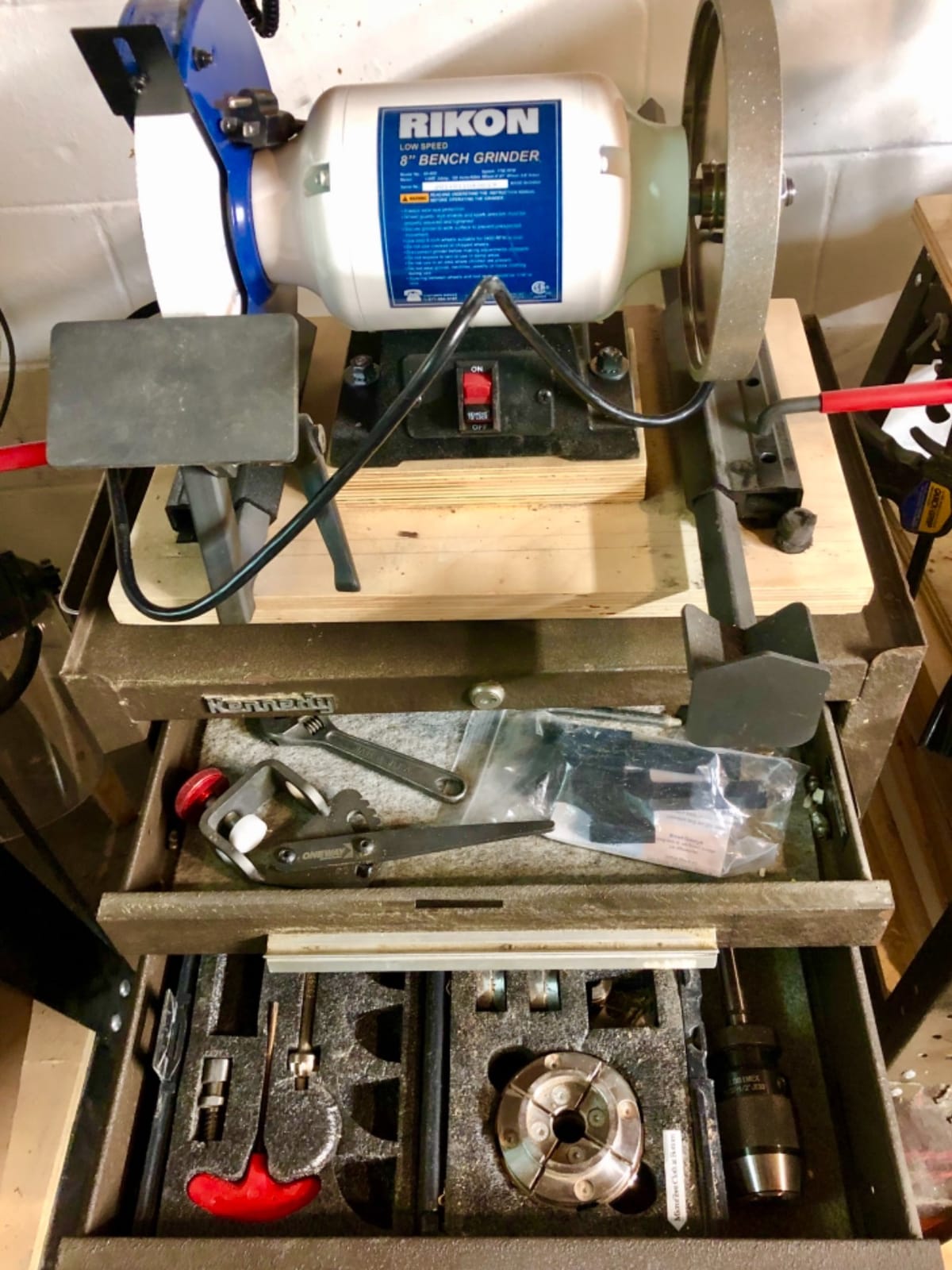 RIKON Professional Power Tools, 80-805, 8†Slow Speed Bench Grinder, Powerful Shop Table Tool, Perfect for Sharpening, With Anti-Vibration Rubber Feet customer photo 1