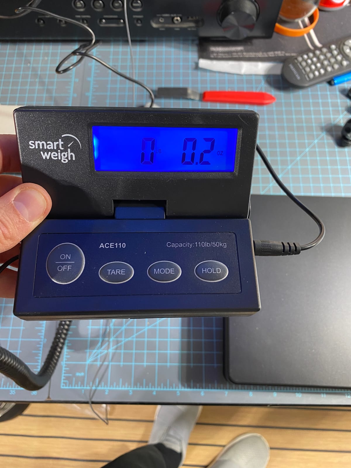 Smart Weigh Shipping & Postal Scale, 110 lb (50 kg) x 0.1 oz, Wall-Mount customer photo 1