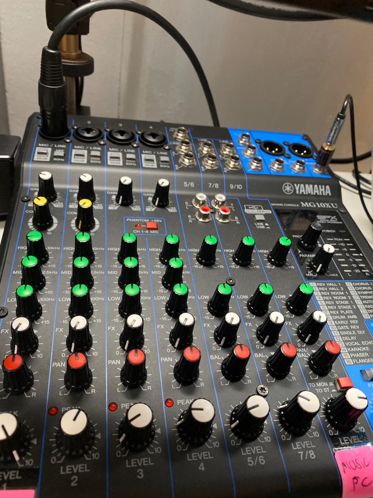 YAMAHA MG10XU 10-Input Stereo Mixer with Effects customer photo 2