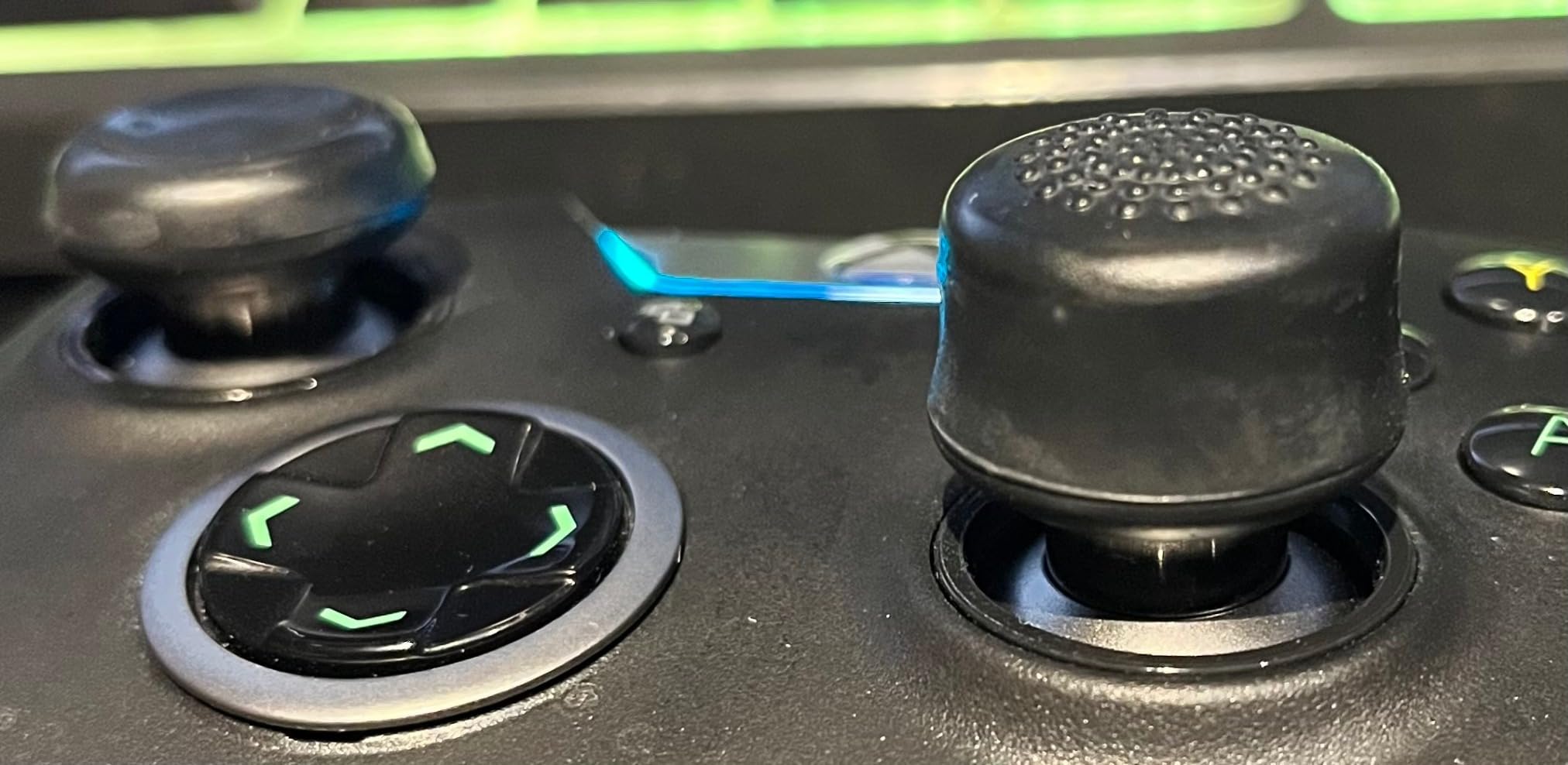 Foamy Lizard AceShot Raised Thumb Grips for Xbox One & Steamdeck, Black customer photo 1