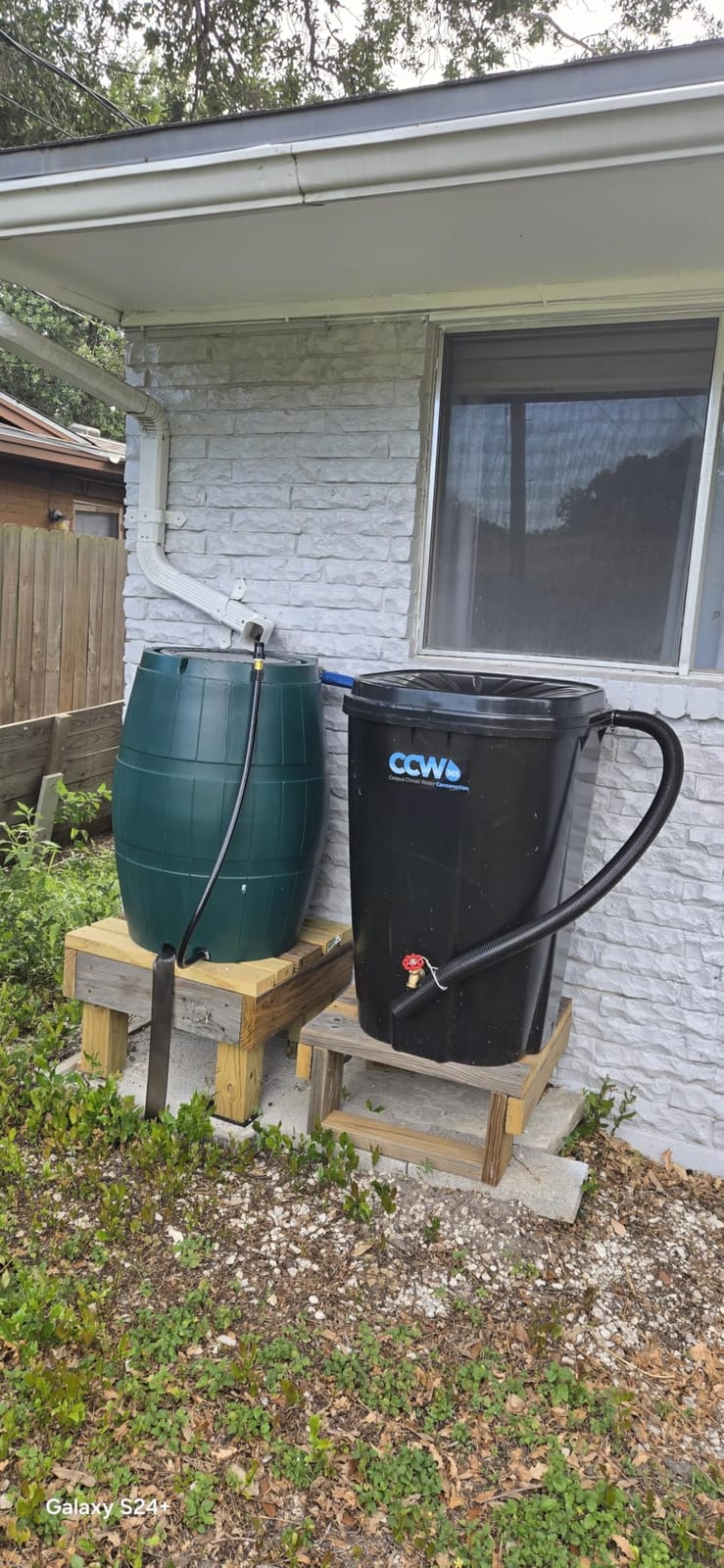 FCMP Outdoor Raincatcher 4000 Rain Barrel, Flat-Back Rainwater Catcher with Spigots, 50 Gallon, Brown - Portable Water Storage Container Tank for Home, Garden, and Backyard customer photo 2