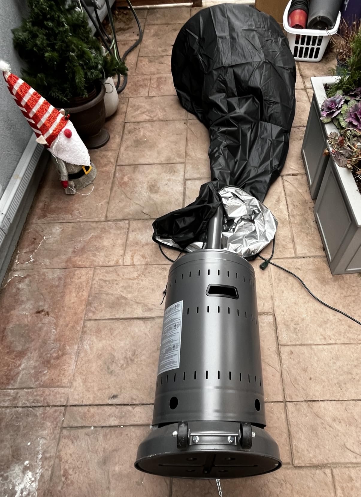 Amazon Basics 46,000 BTU Portable Outdoor Propane Patio Heater with Wheels, Commercial & Residential, Easy to Use, with Water Tank, Havana Bronze, 32.1 x 32.1 x 91.3 inches customer photo 2