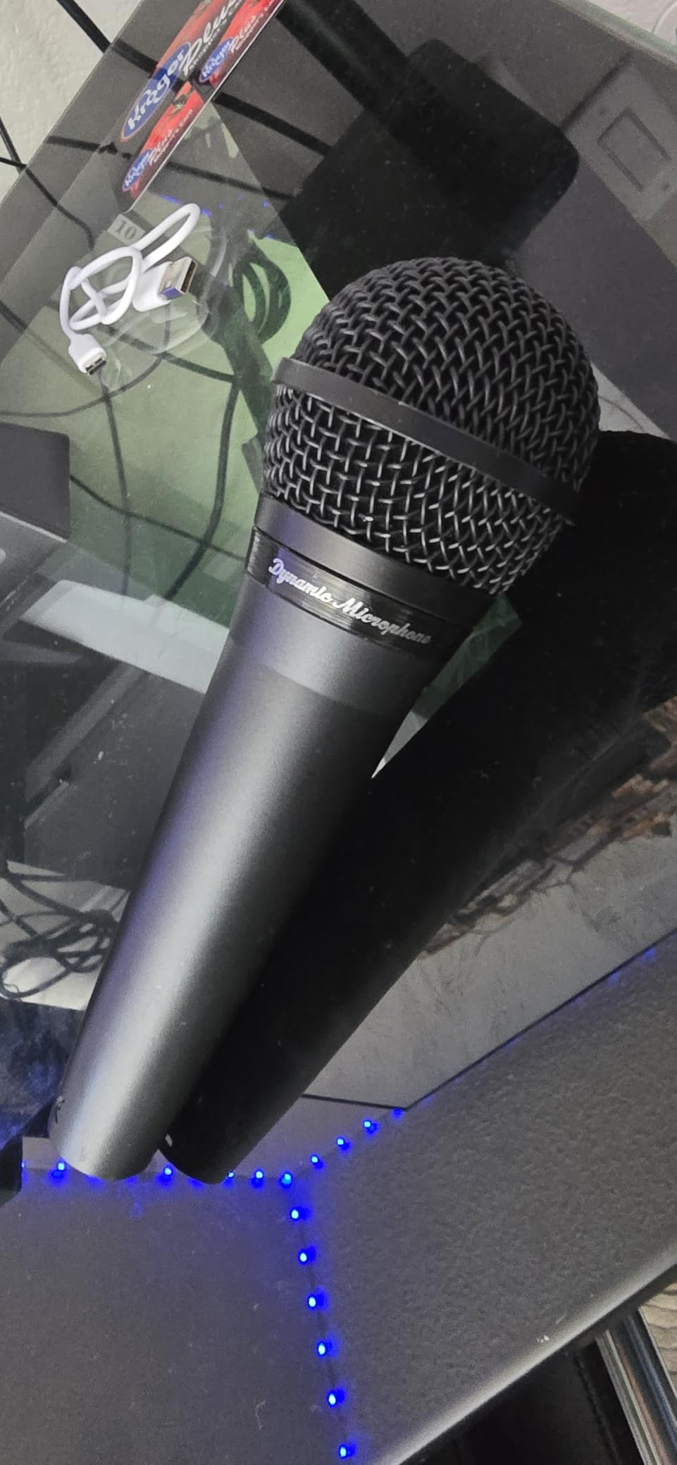 Shure PGA58 Dynamic Microphone - Handheld Mic for Vocals with Cardioid Pick-up Pattern, Discrete On/Off Switch, Stand Adapter and Zipper Pouch (PGA58-XLR) customer photo 1