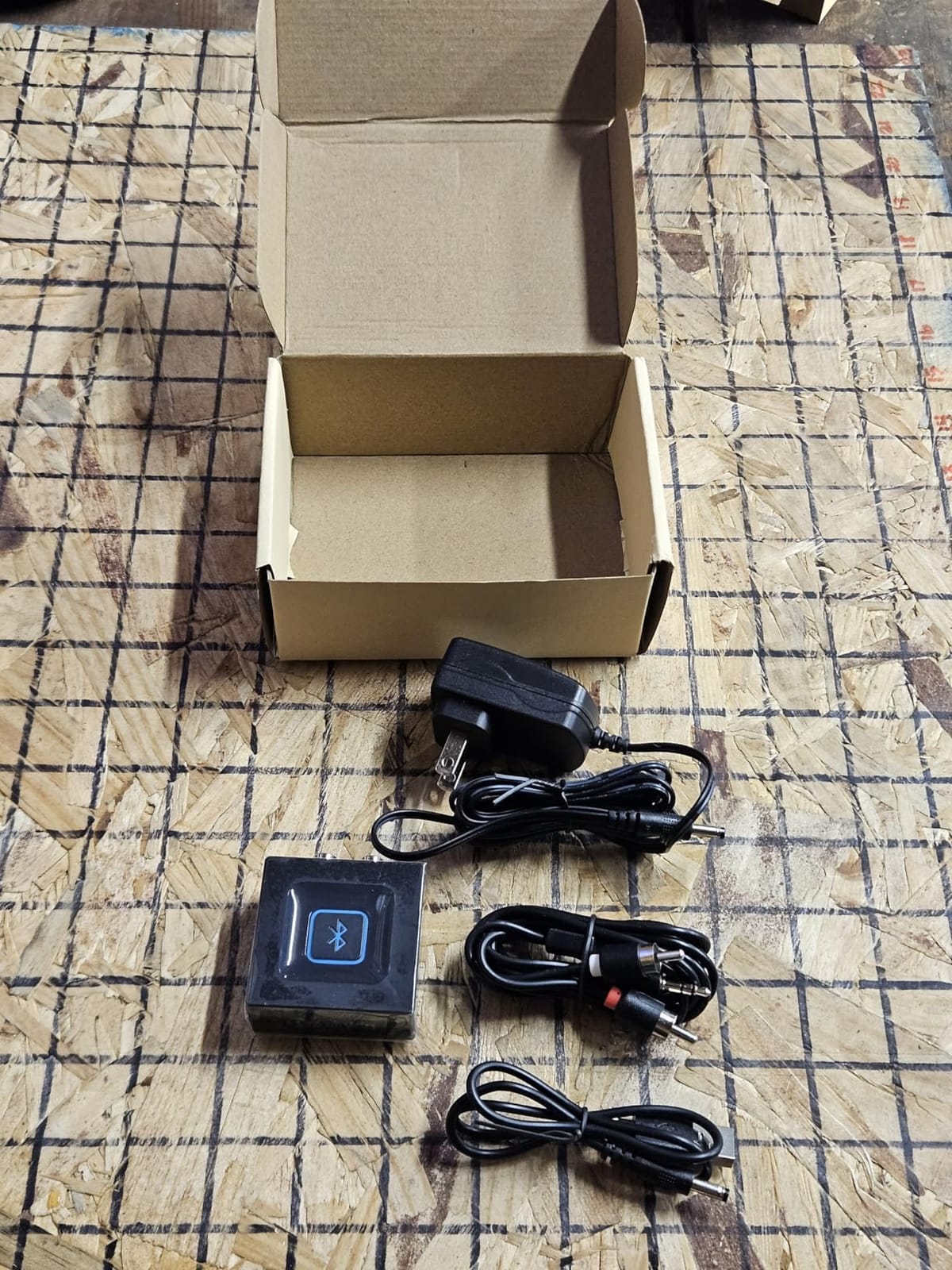 Esinkin Bluetooth Audio Adapter for Music Streaming Sound System customer photo 1
