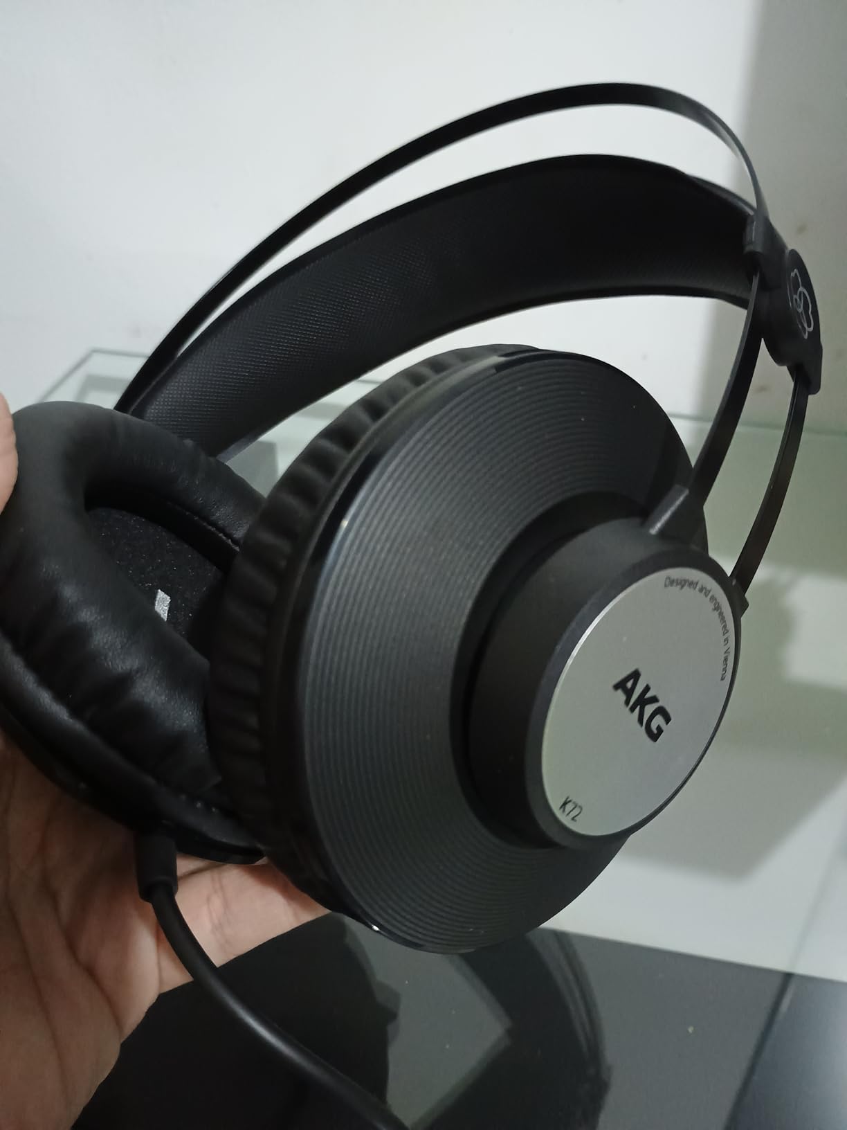 AKG Pro Audio K72 Over-Ear, Closed-Back, High-Sensitivity, High Output 40mm drivers, Studio Professional Headphone. Also Great for Portable Devices. Black. customer photo 2