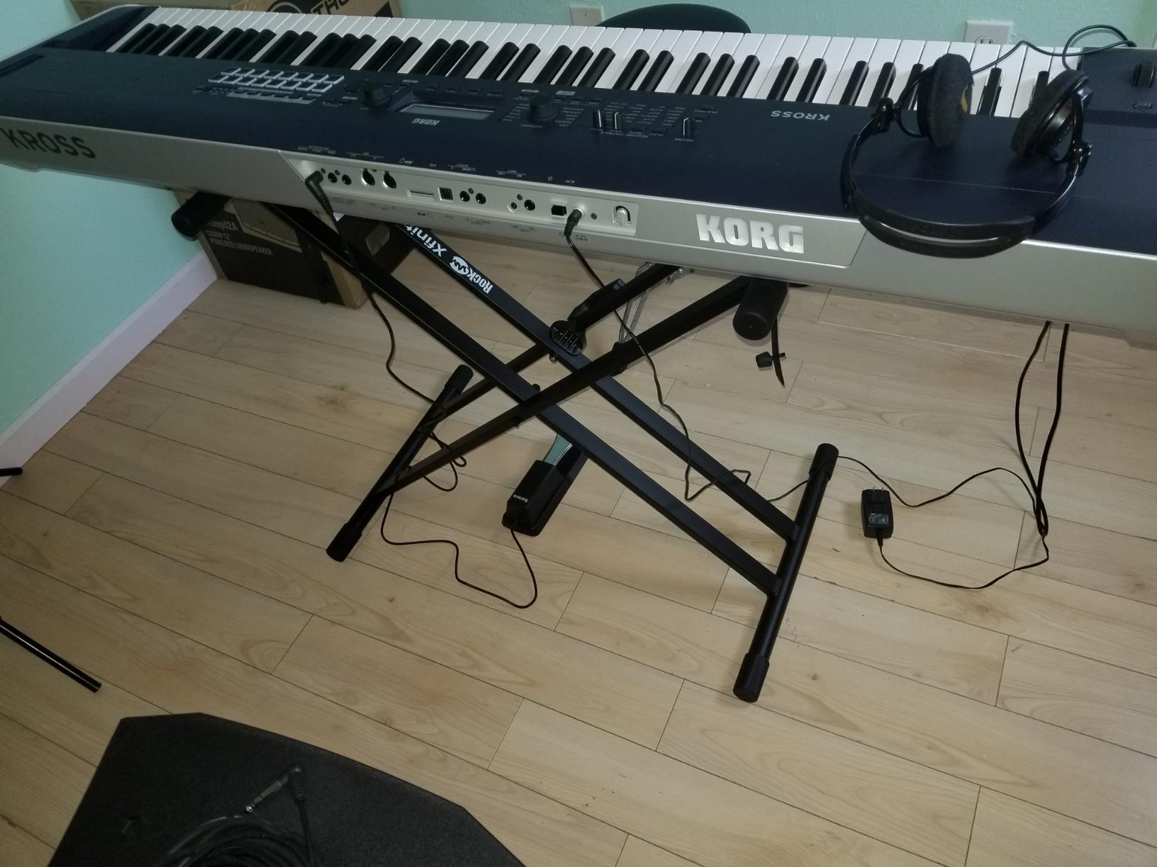 RockJam Xfinity Double X Keyboard Stand, Pre-Assembled & Adjustable customer photo 2