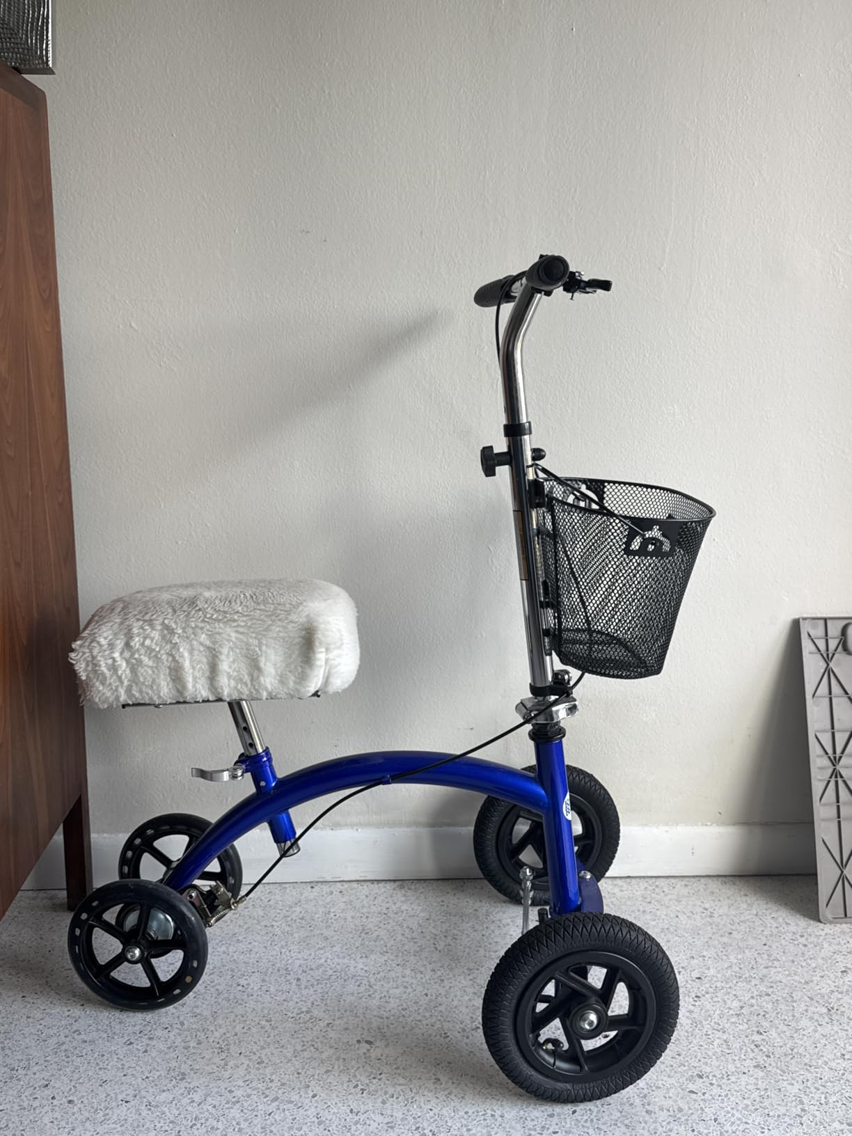 KneeRover Hybrid All Terrain Knee Scooter for Adults, Blue customer photo 1