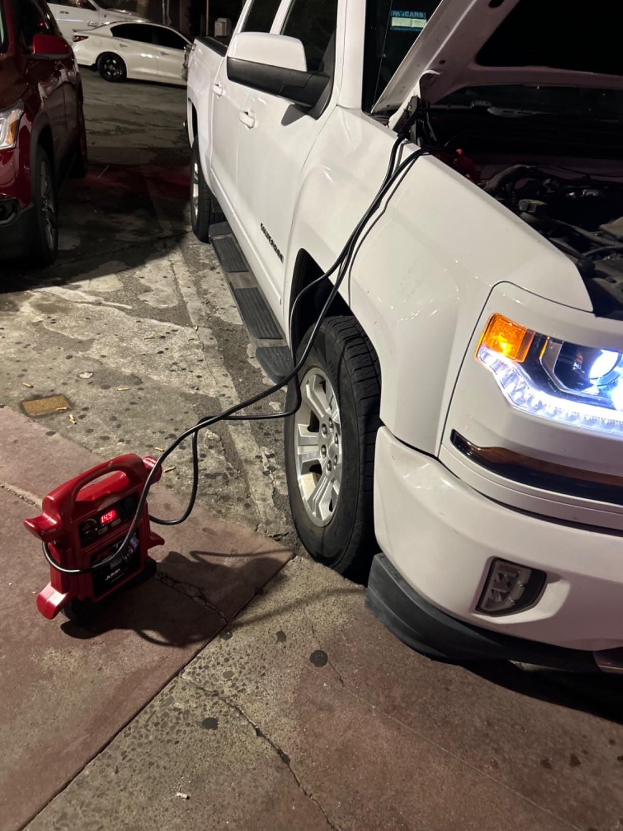 Clore Automotive Jump-N-Carry JNC770R 1700 Peak Amp Premium 12 Volt Jump Starter customer photo 1