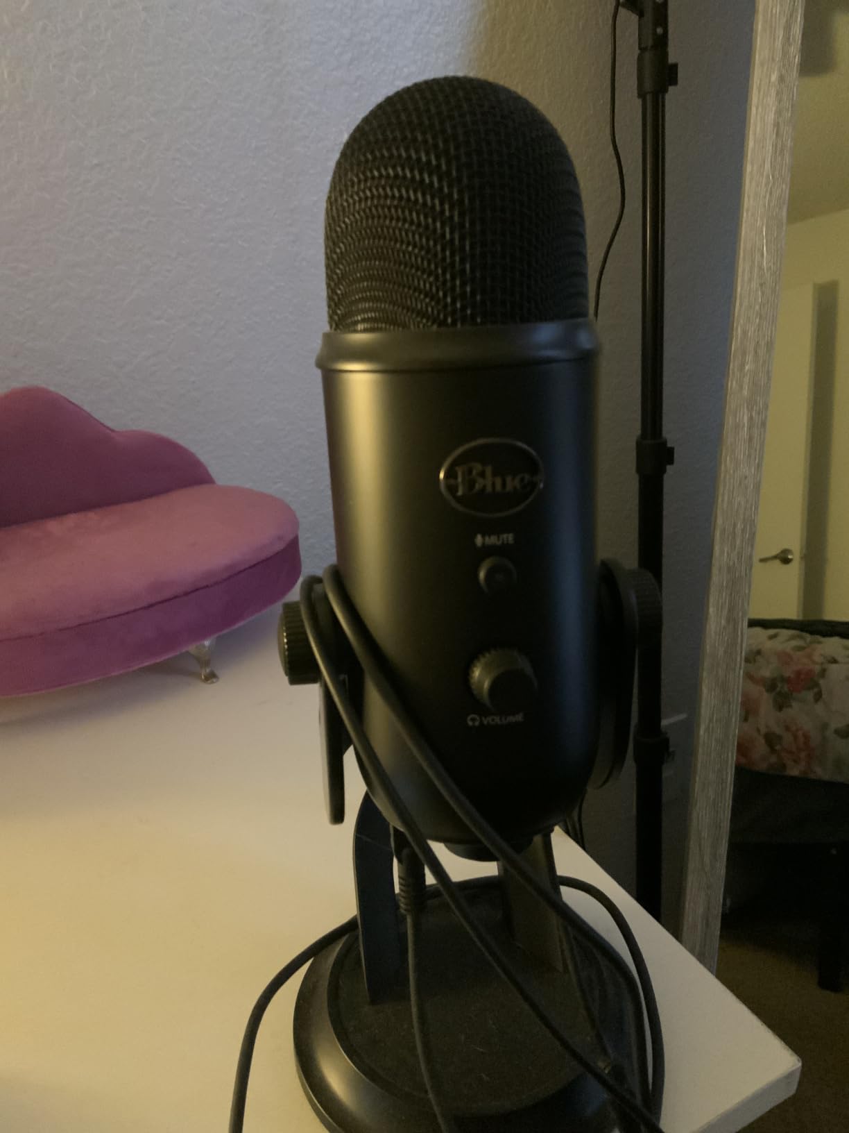 Logitech Creators Blue Yeti USB Microphone for PC, Mac, Gaming, Streaming, Podcasting, Studio and Computer Condenser Mic with Blue VO!CE Effects, 4 Pickup Patterns, Plug and Play - Midnight Blue | Mac, Gaming, Streaming, Podcasting, Studio and Computer Condenser Mic, VO!CE Effects, 4 Pickup Patterns, Plug and Play customer photo 1