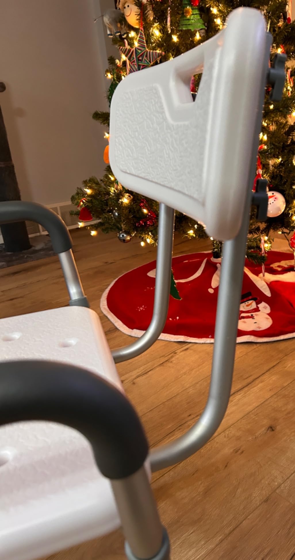 Vaunn Medical Deluxe Spa Shower Chair with Arms and Back, Bath Seat for Seniors, 450 lbs Max Weight, White with Light Gray Arms customer photo 2