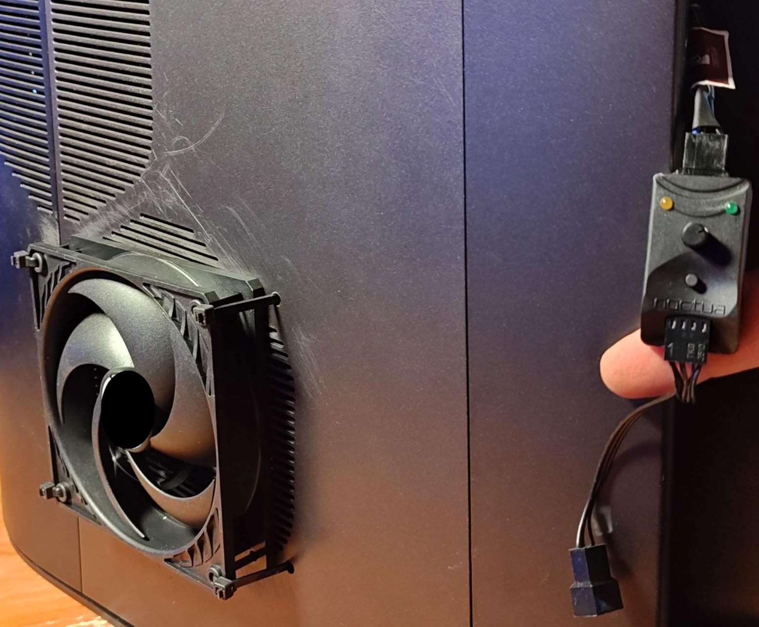Noctua NA-FC1, Compact PWM 4-Pin Manual Fan Speed Controller customer photo 1