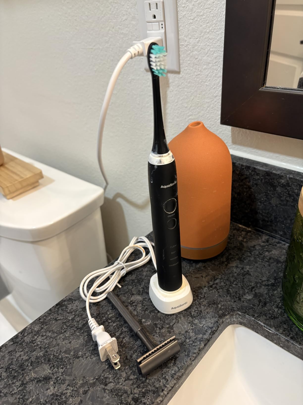 Aquasonic Black Series Ultra Whitening Toothbrush – ADA Accepted Electric Toothbrush- 8 Brush Heads & Travel Case – 40,000 VPM Electric Motor & Wireless Charging - 4 Modes w Smart Timer customer photo 1