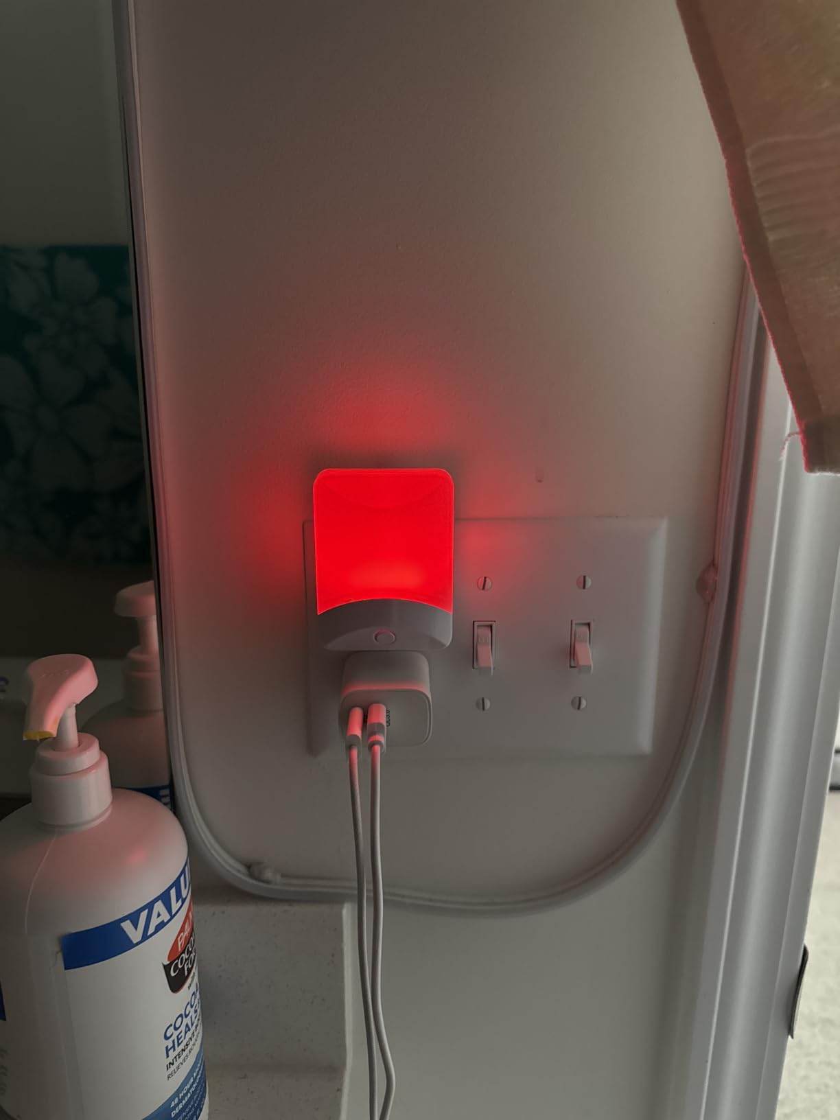 GE Plug in Color Changing Night Light with Dusk to Dawn Sensor customer photo 1